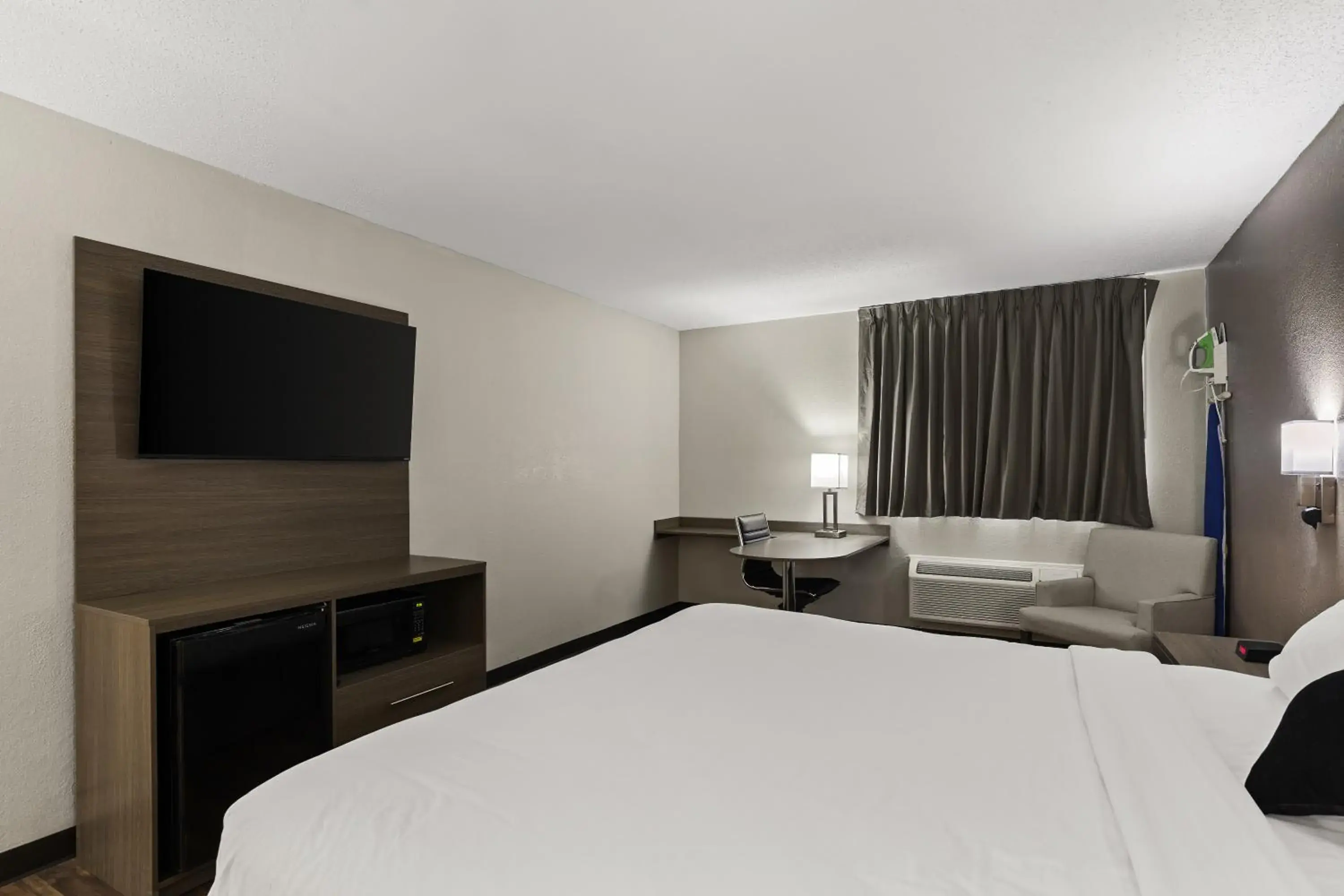 Bed in Red Lion Inn & Suites Caseyville Bed in Red Lion Inn & Suites Caseyville