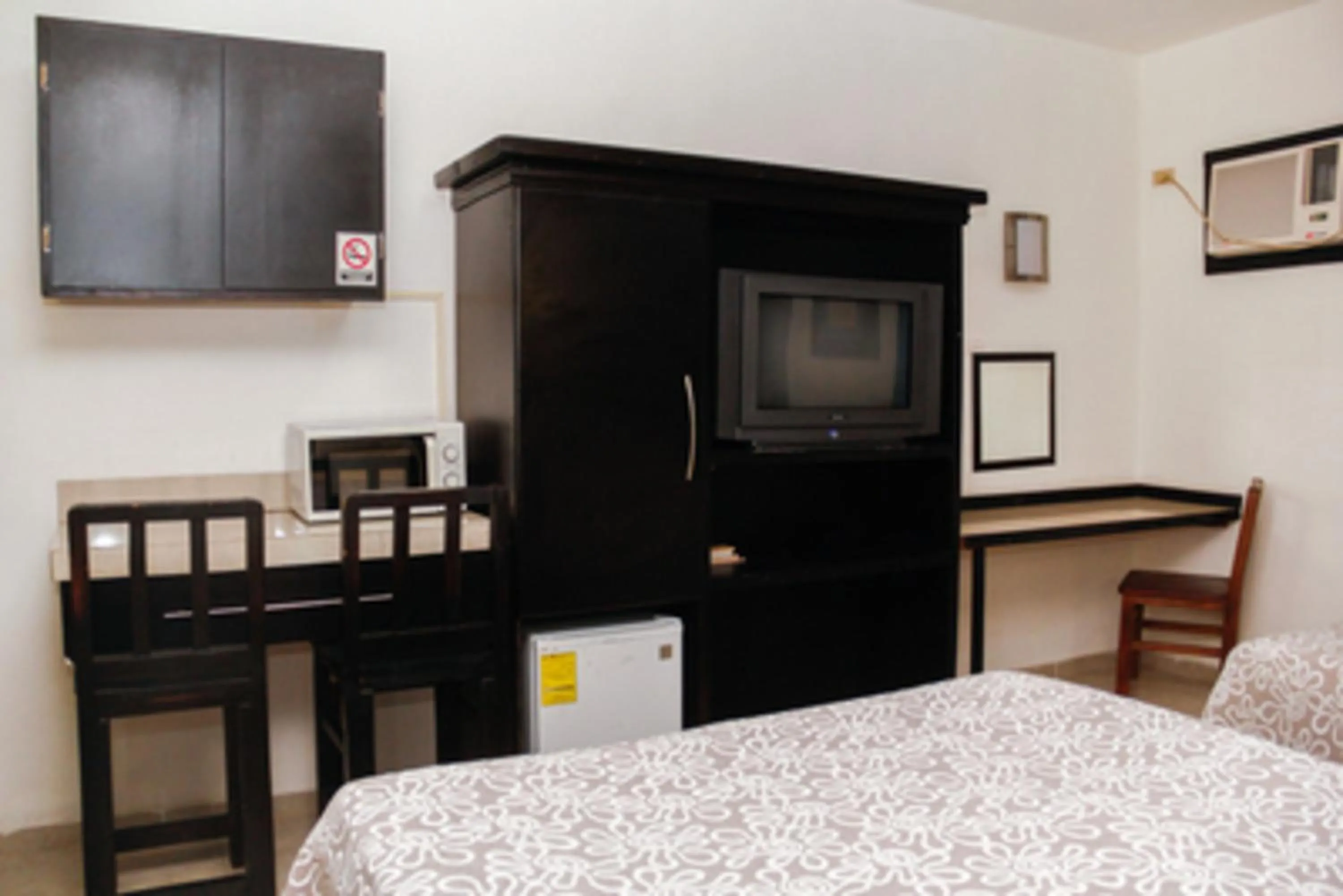 Photo of the whole room, Bed in Maxihotel Business Class Culiacan