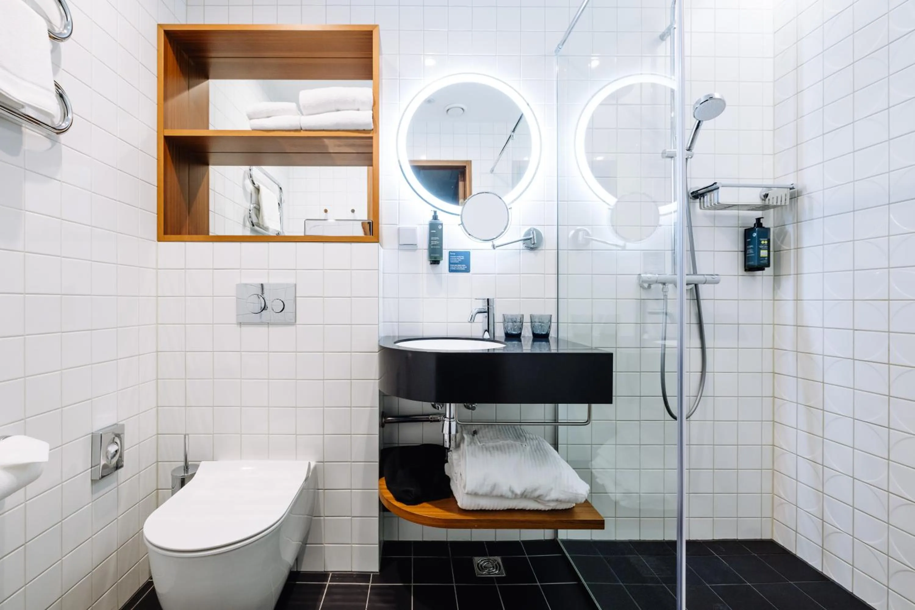 Shower in Hestia Hotel Kentmanni