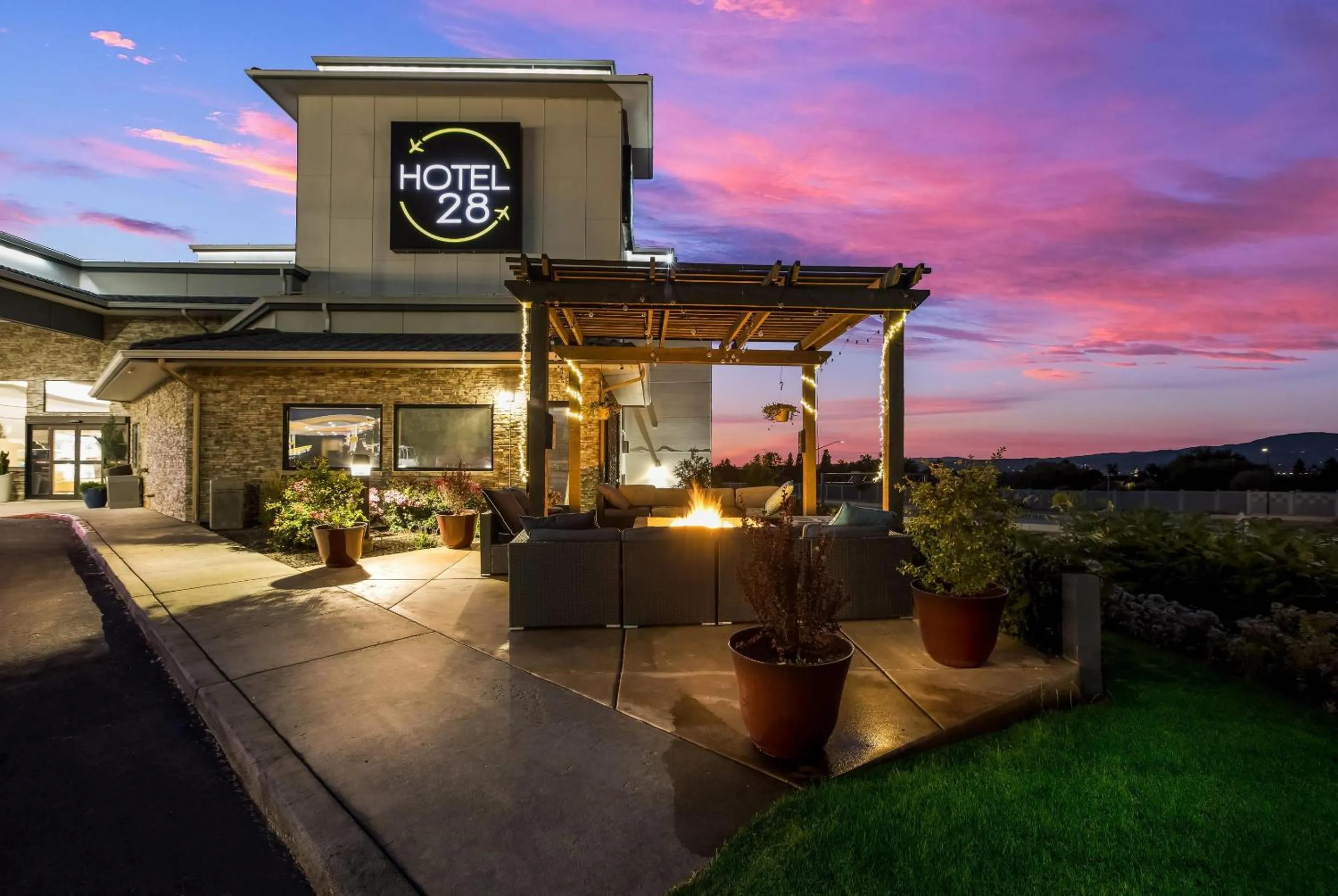 Property building in Hotel 28 Boise Airport, an Ascend Collection Hotel