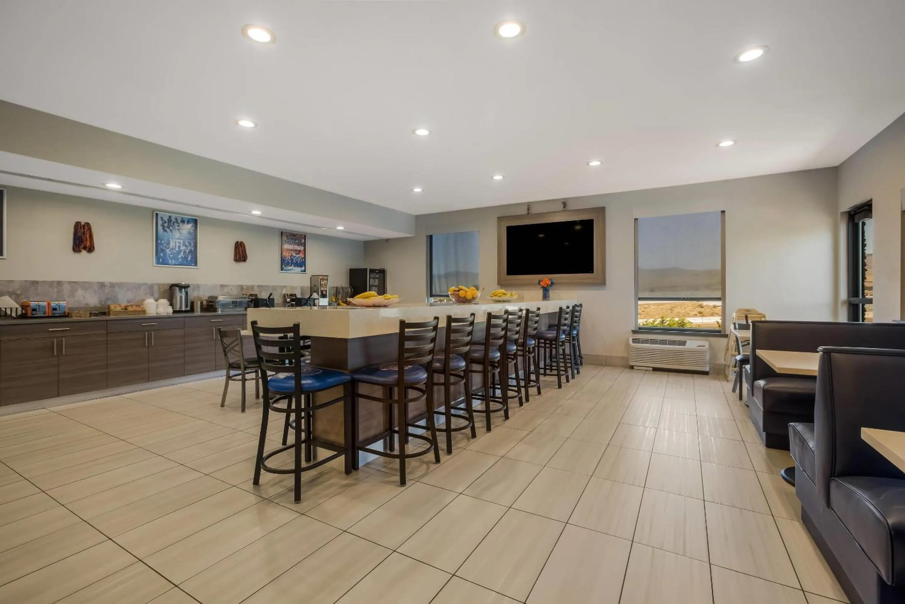 Breakfast in Hotel 28 Boise Airport, an Ascend Collection Hotel