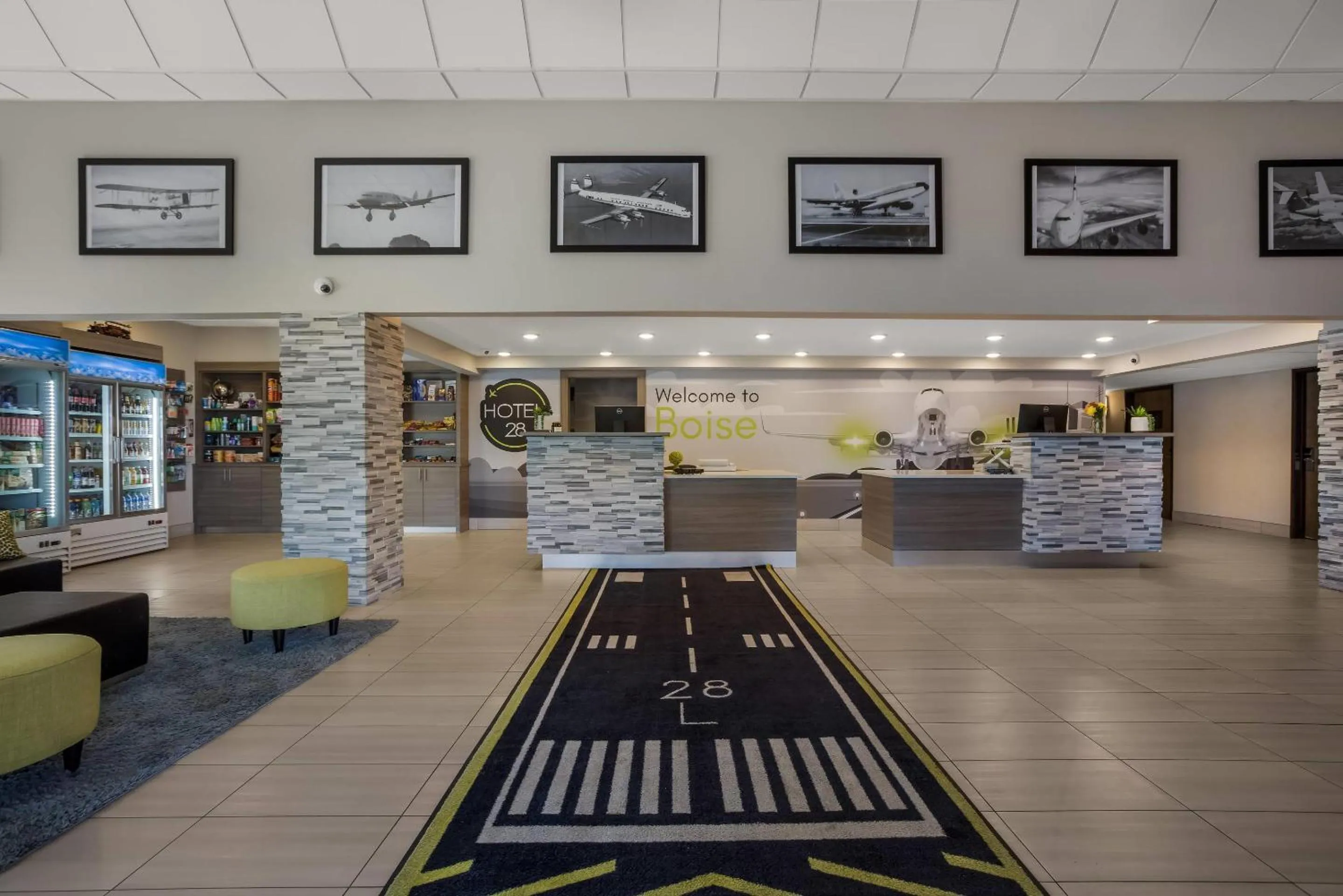 Lobby or reception in Hotel 28 Boise Airport, an Ascend Collection Hotel
