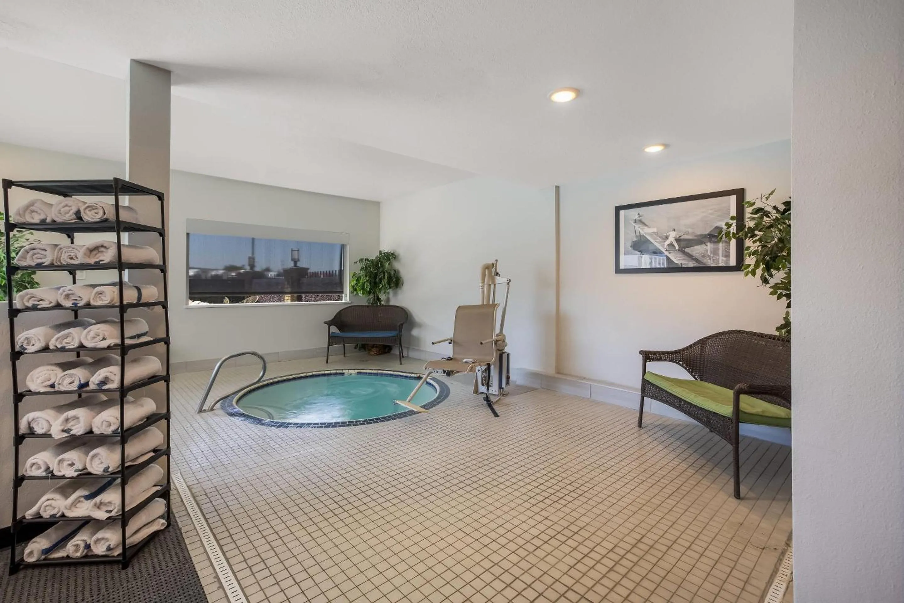 Swimming pool in Hotel 28 Boise Airport, an Ascend Collection Hotel