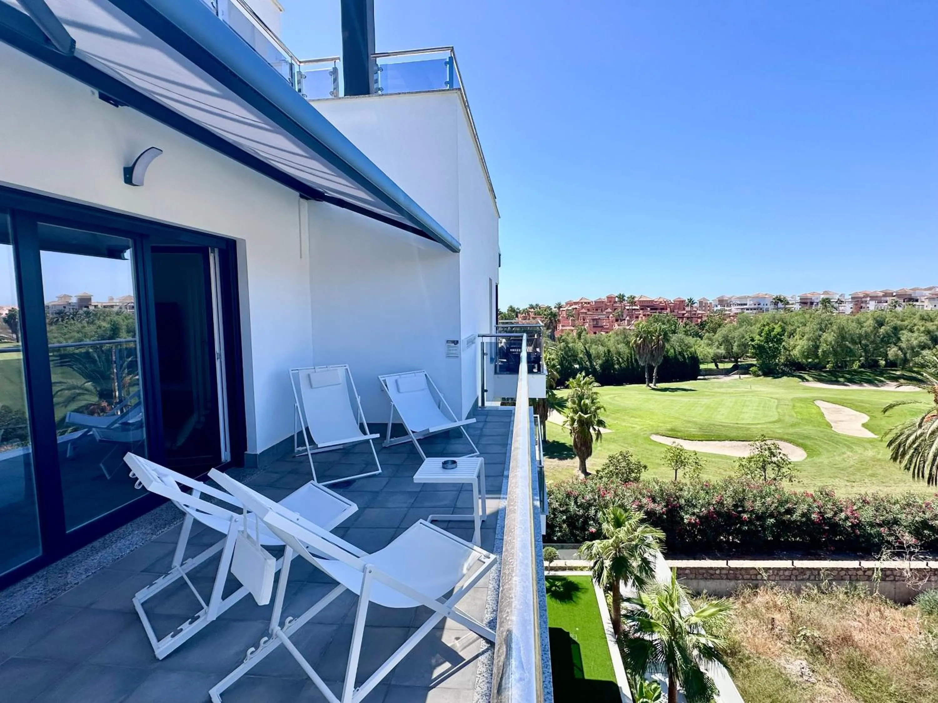 Three-Bedroom Apartment - High Floor in Playa Granada Apartamentos Moriscos II