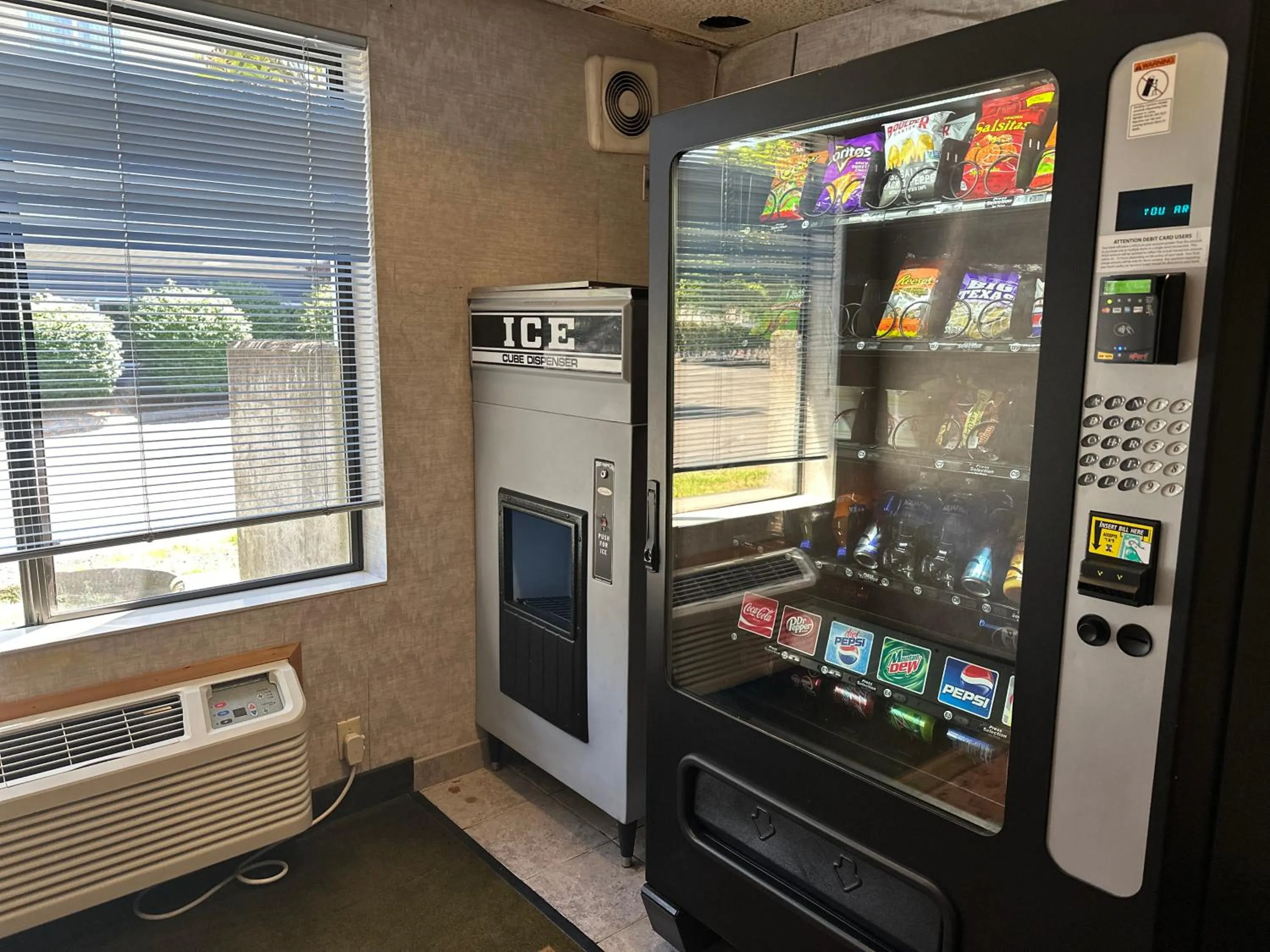 vending machine in Sojourn Suites Portland Airport
