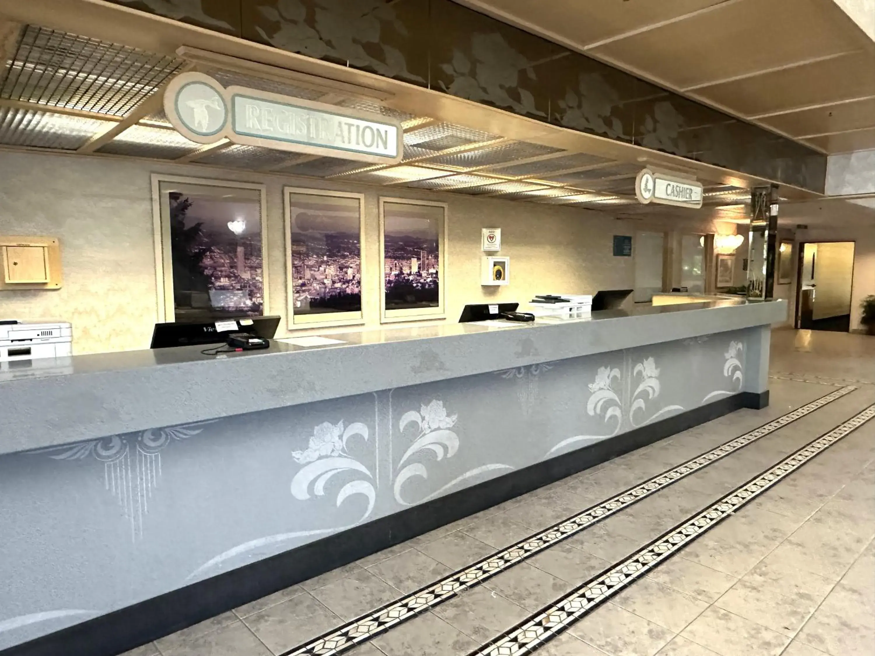 Lobby or reception in Sojourn Suites Portland Airport Lobby or reception in Sojourn Suites Portland Airport