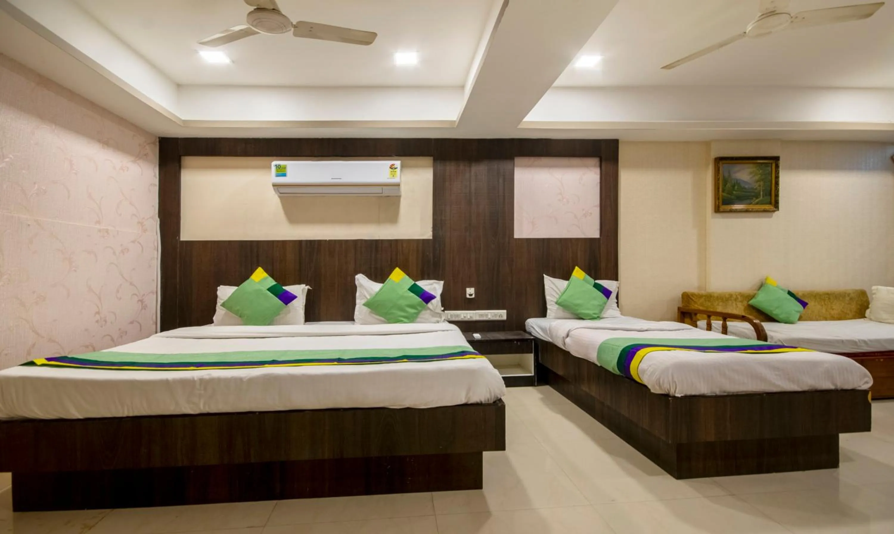 Bed in Itsy Hotels Shree Krishna Palace