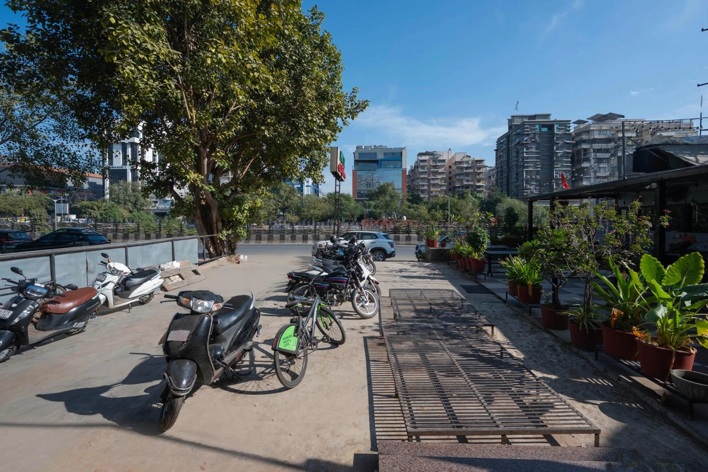 Parking in Treebo Shree Krishna Palace