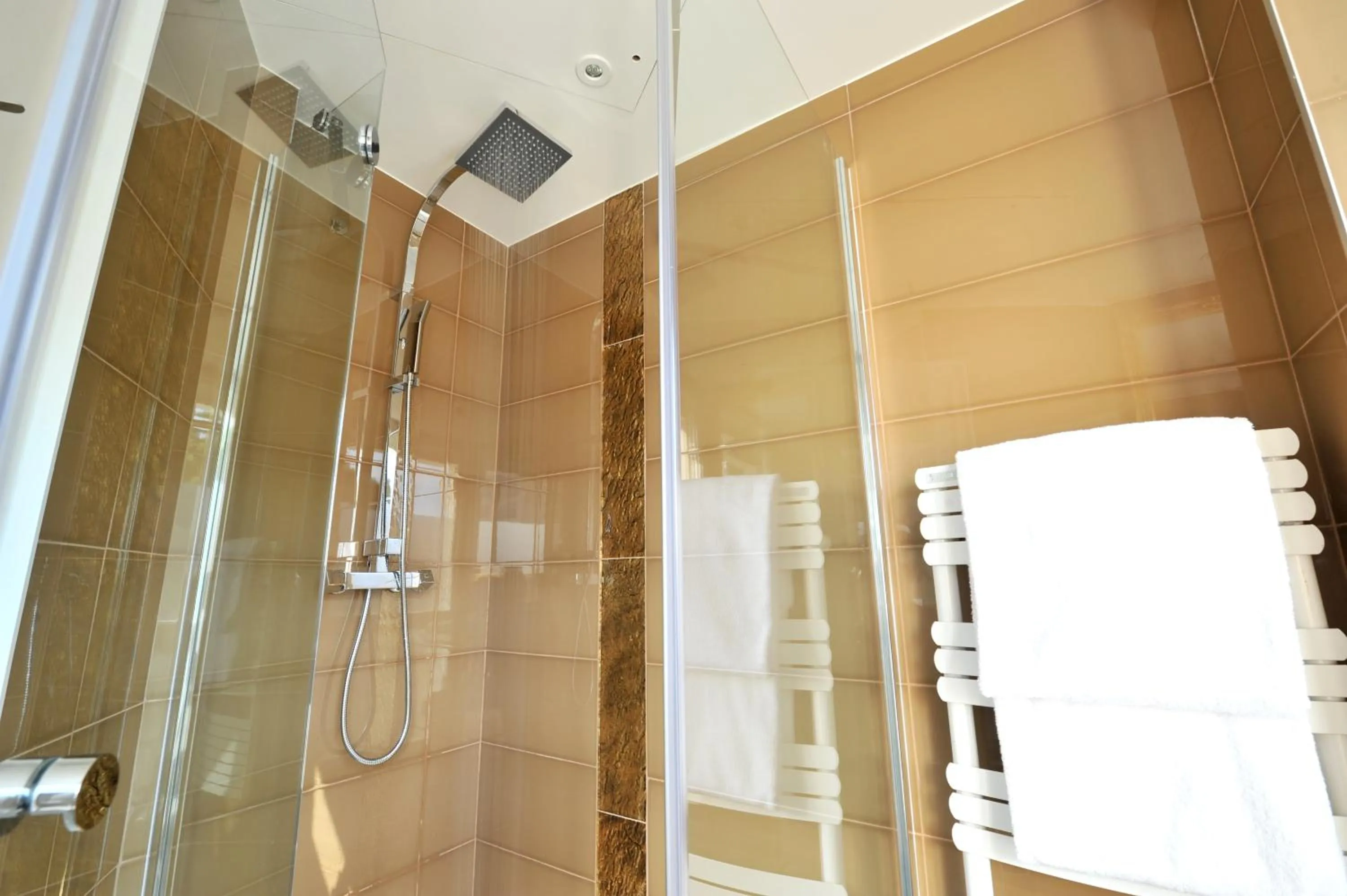 Bathroom in Hôtel La Villa Cannes