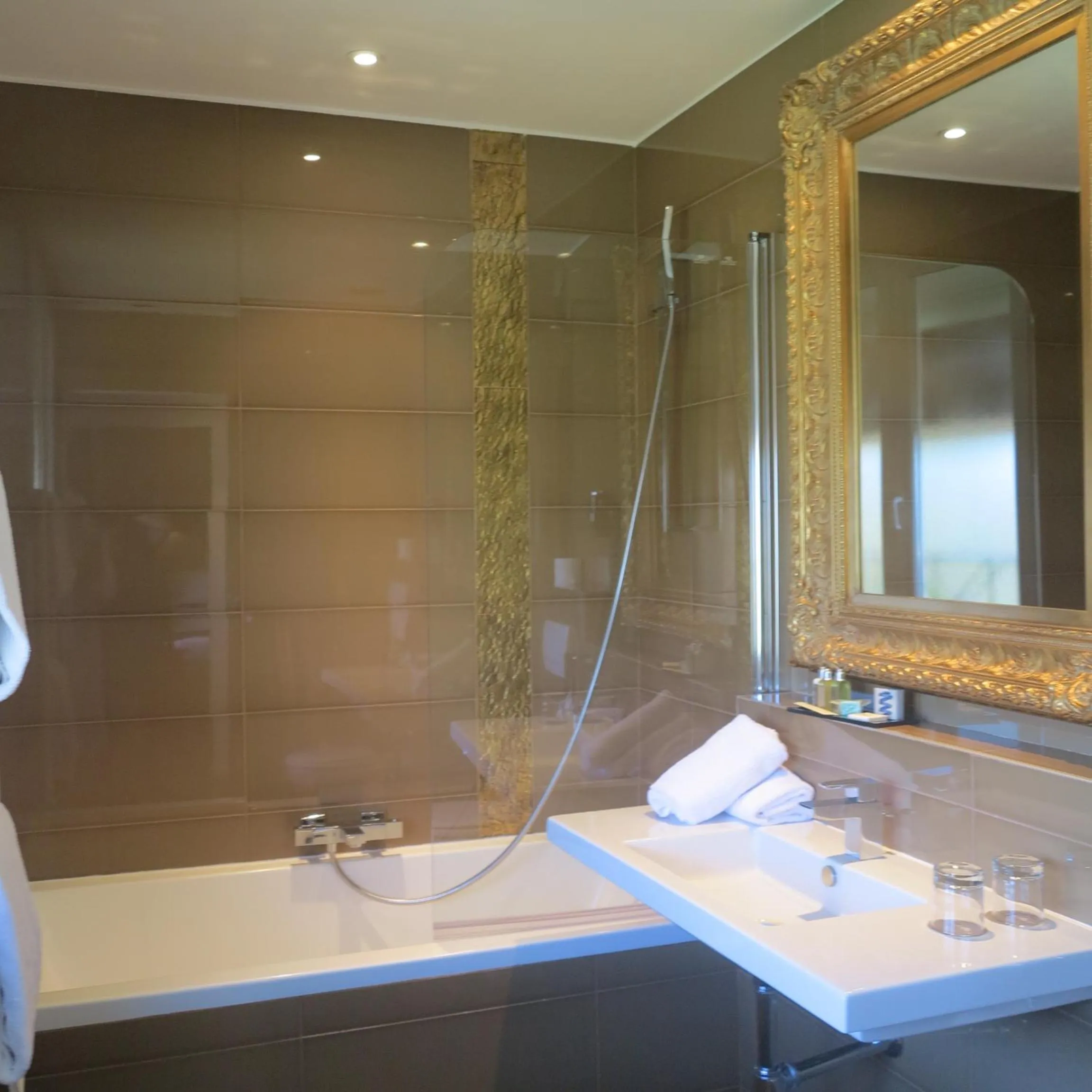 Bathroom in Hôtel La Villa Cannes