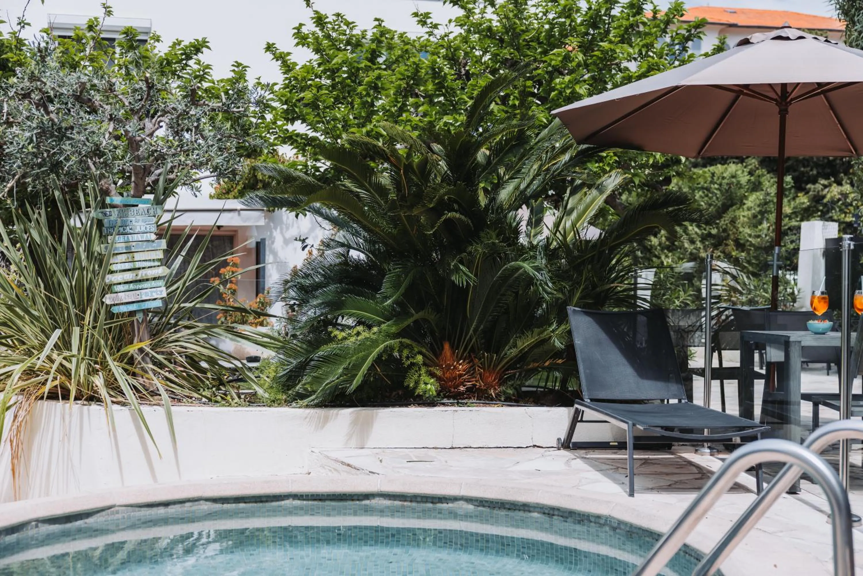 Pool view in Hôtel La Villa Cannes