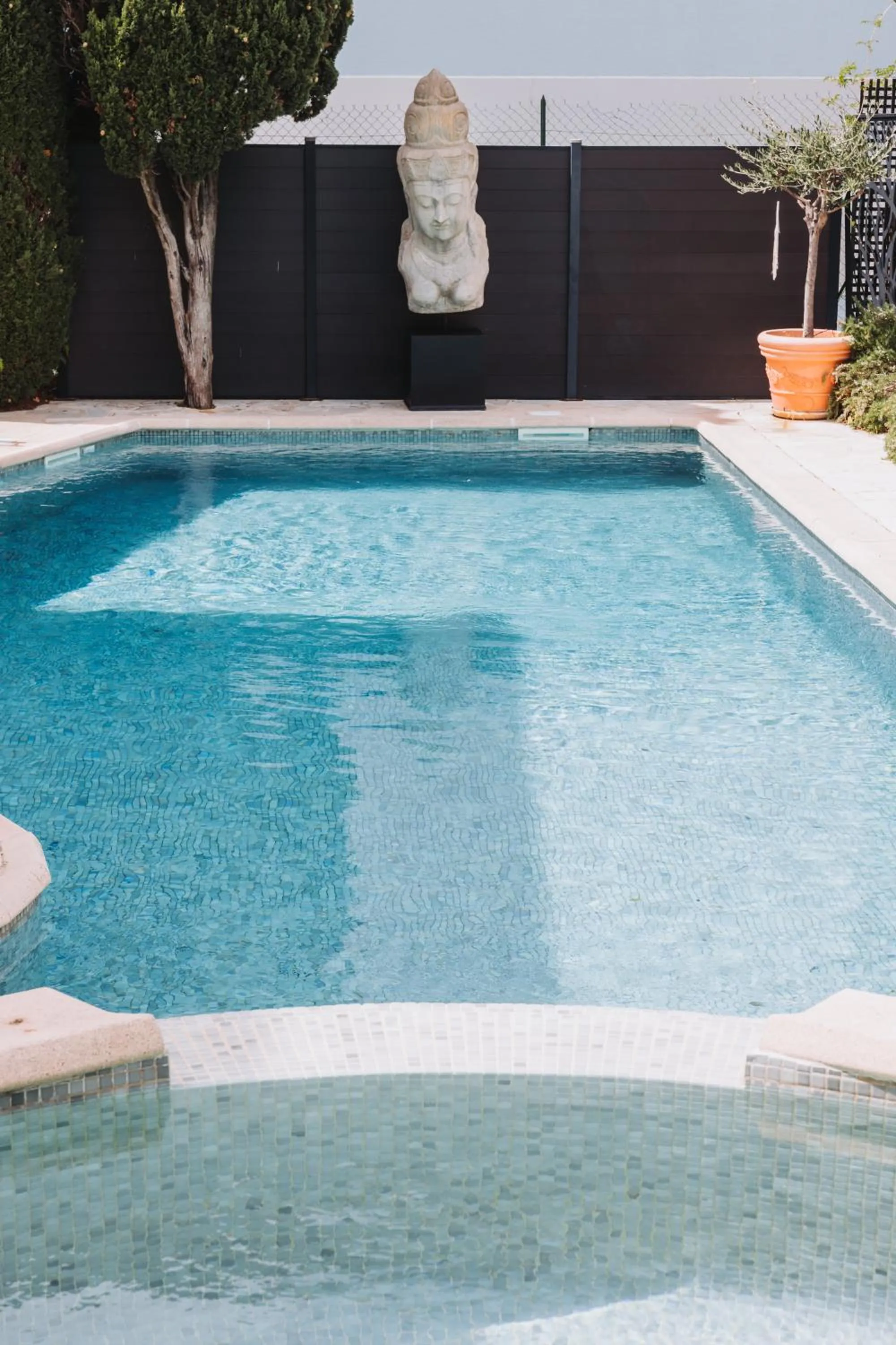 Swimming pool in Hôtel La Villa Cannes