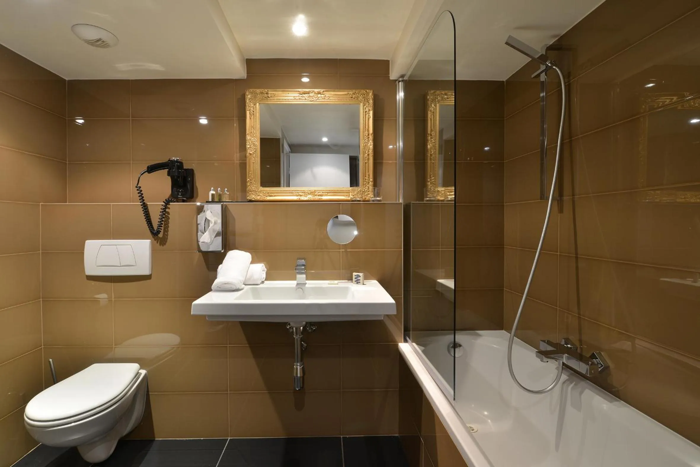 Bathroom in Hôtel La Villa Cannes