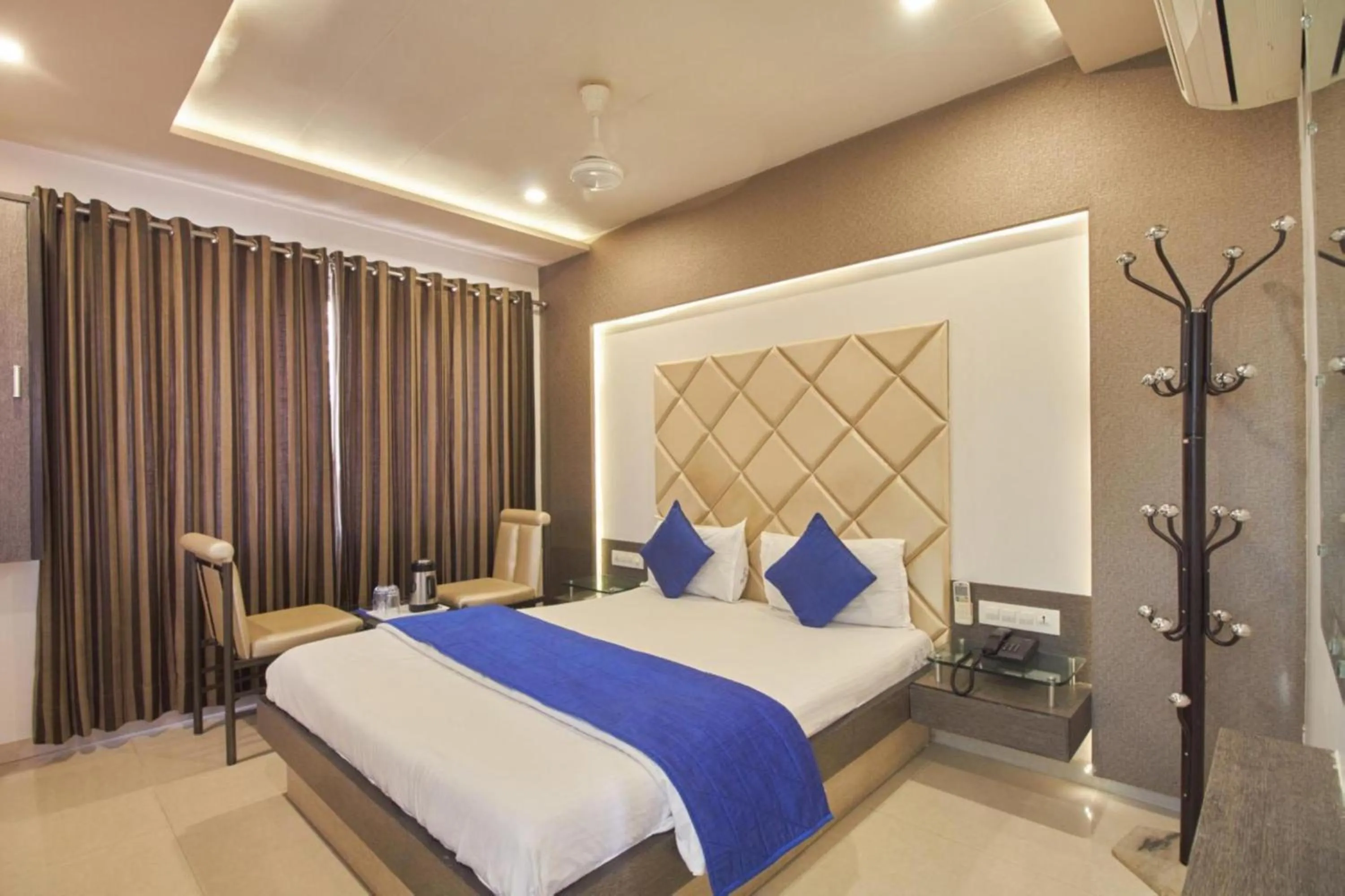 Bedroom in Hotel Flair Inn