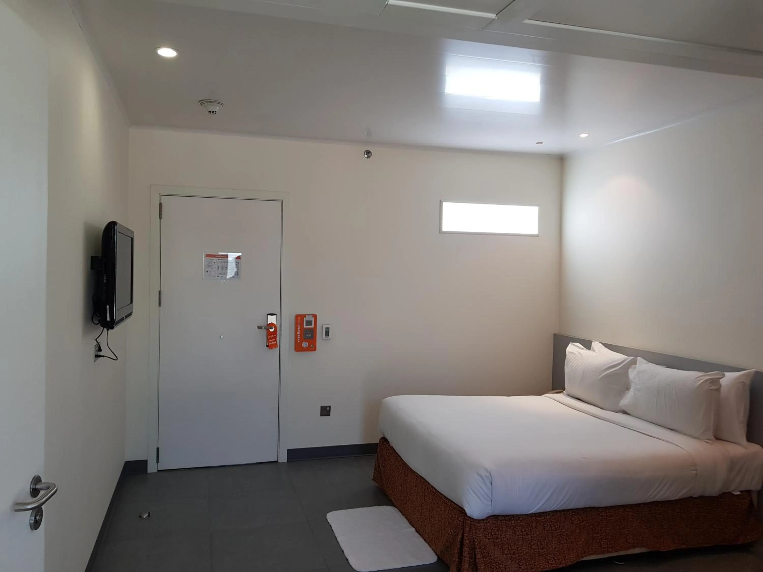 Photo of the whole room, Bed in JOIN INN HOTEL Jebel Ali, Dubai - Formerly easyHotel Jebel Ali