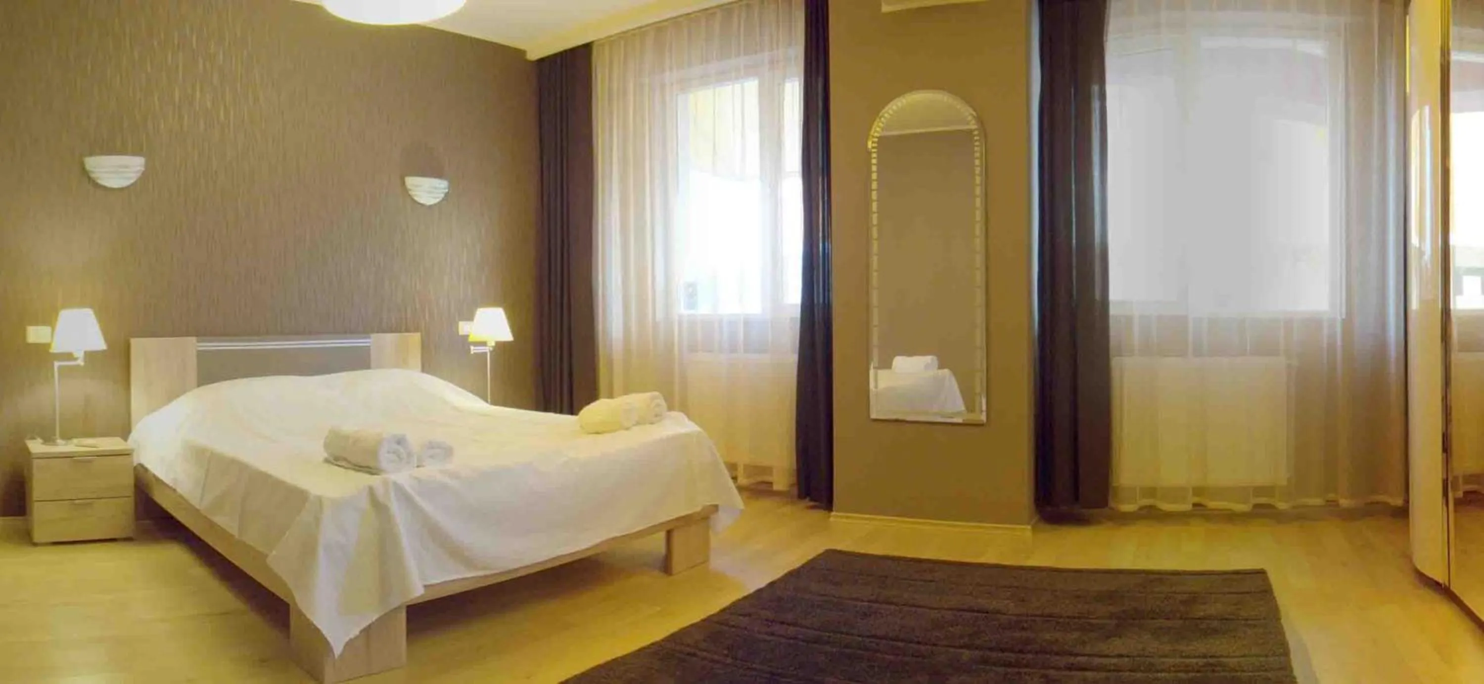 Bedroom, Bed in Summerland Mamaia