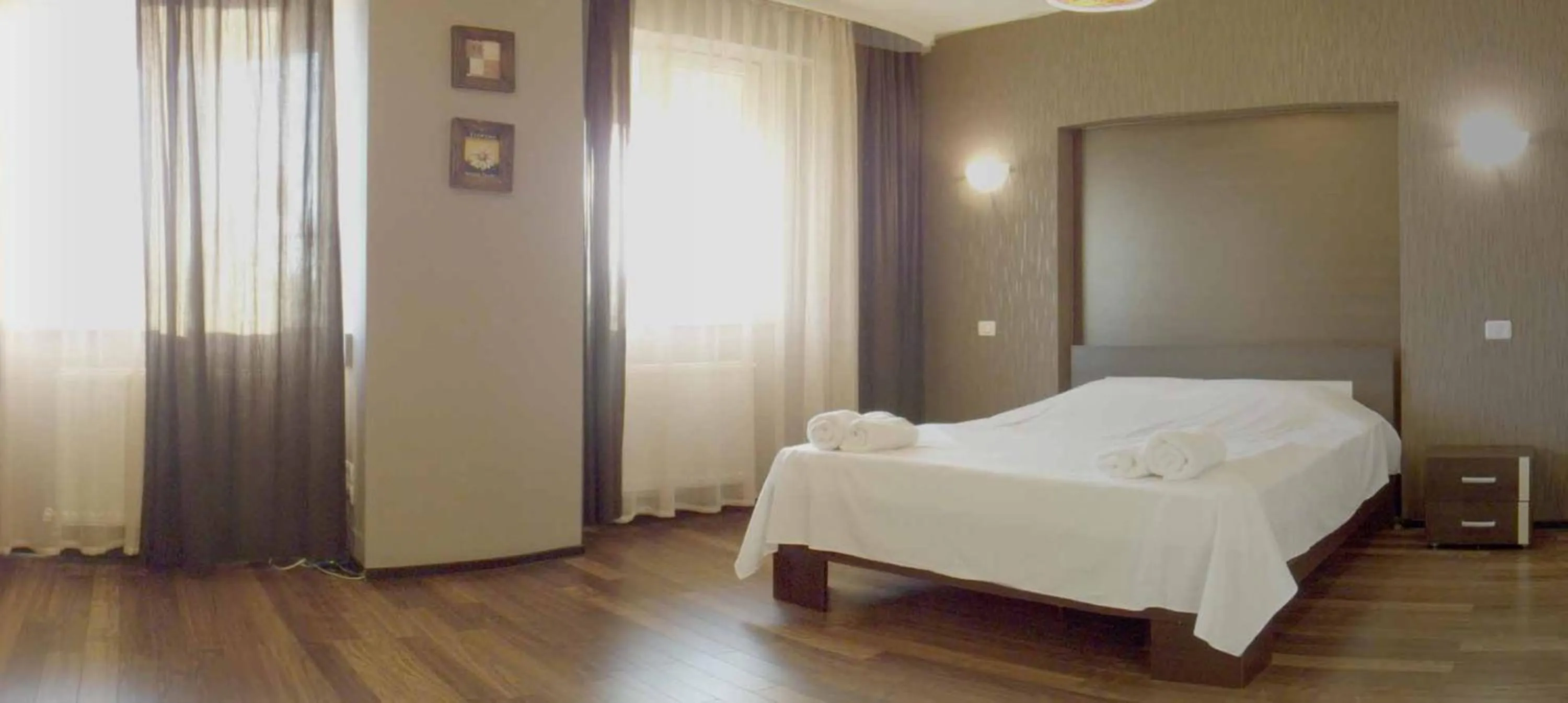 Bedroom, Bed in Summerland Mamaia