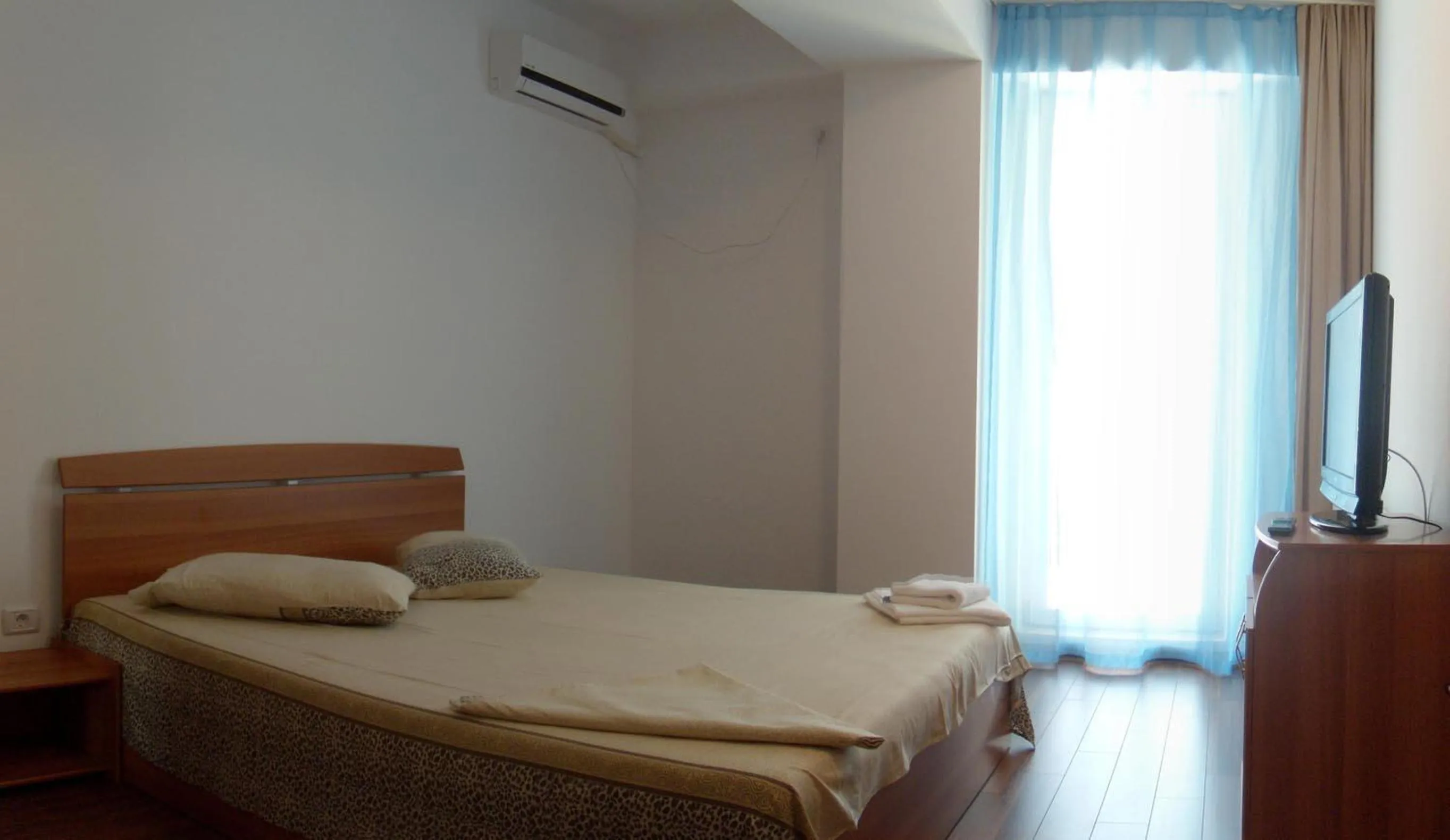Bedroom, Bed in Summerland Mamaia
