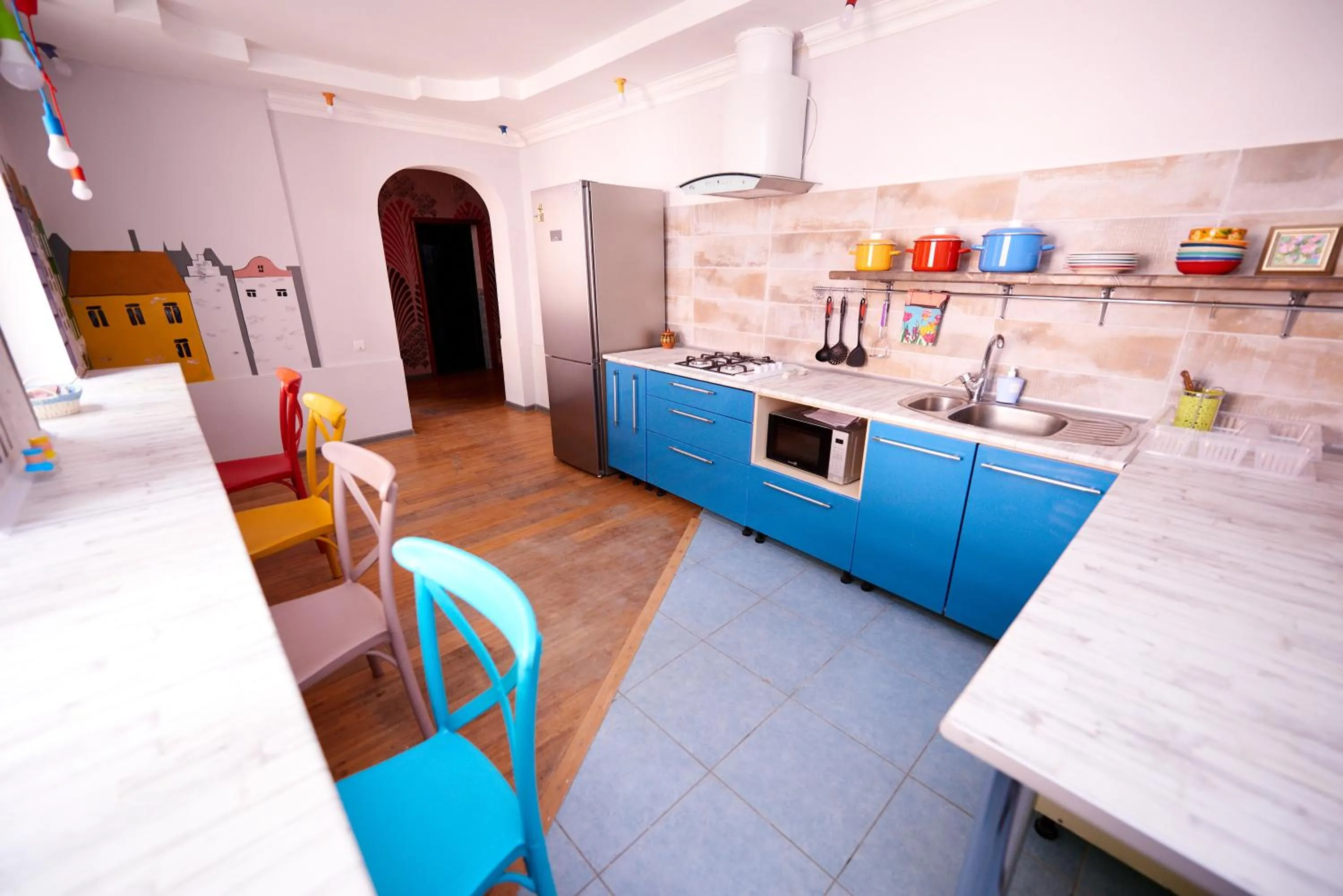 Communal kitchen in Wanderlust Hostel
