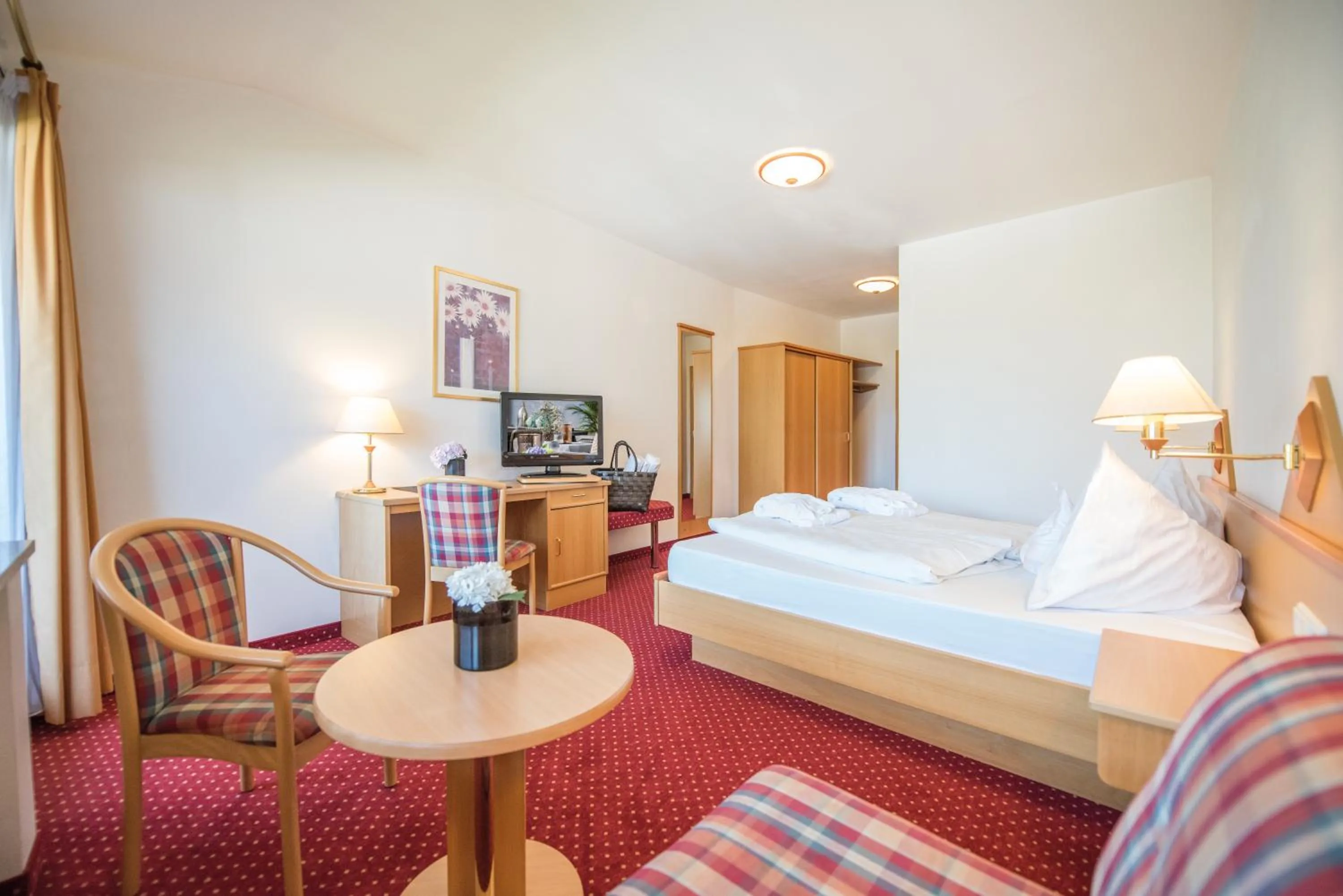 Photo of the whole room, Bed in Hotel Walter