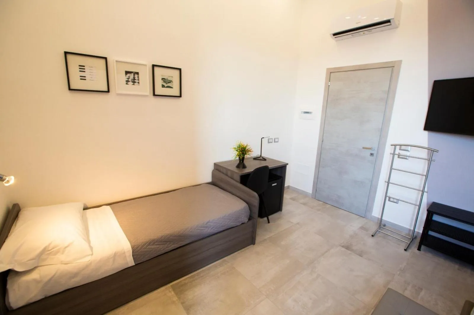 Bedroom, Bed in Bayard101