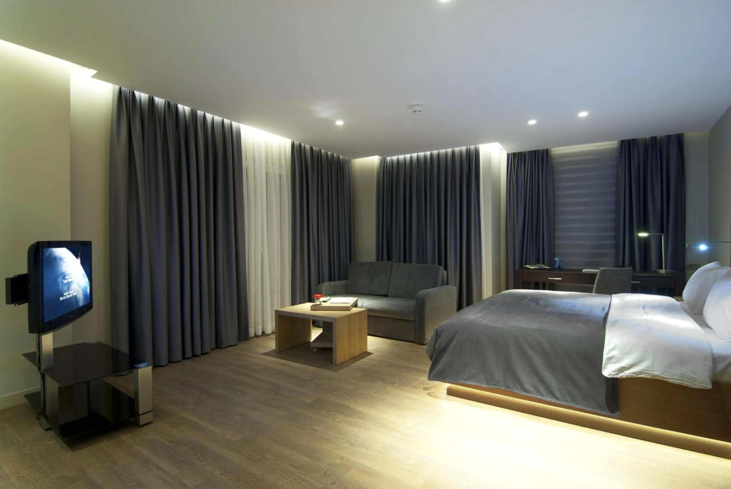 TV and multimedia, Bed in Endless Suites Taksim