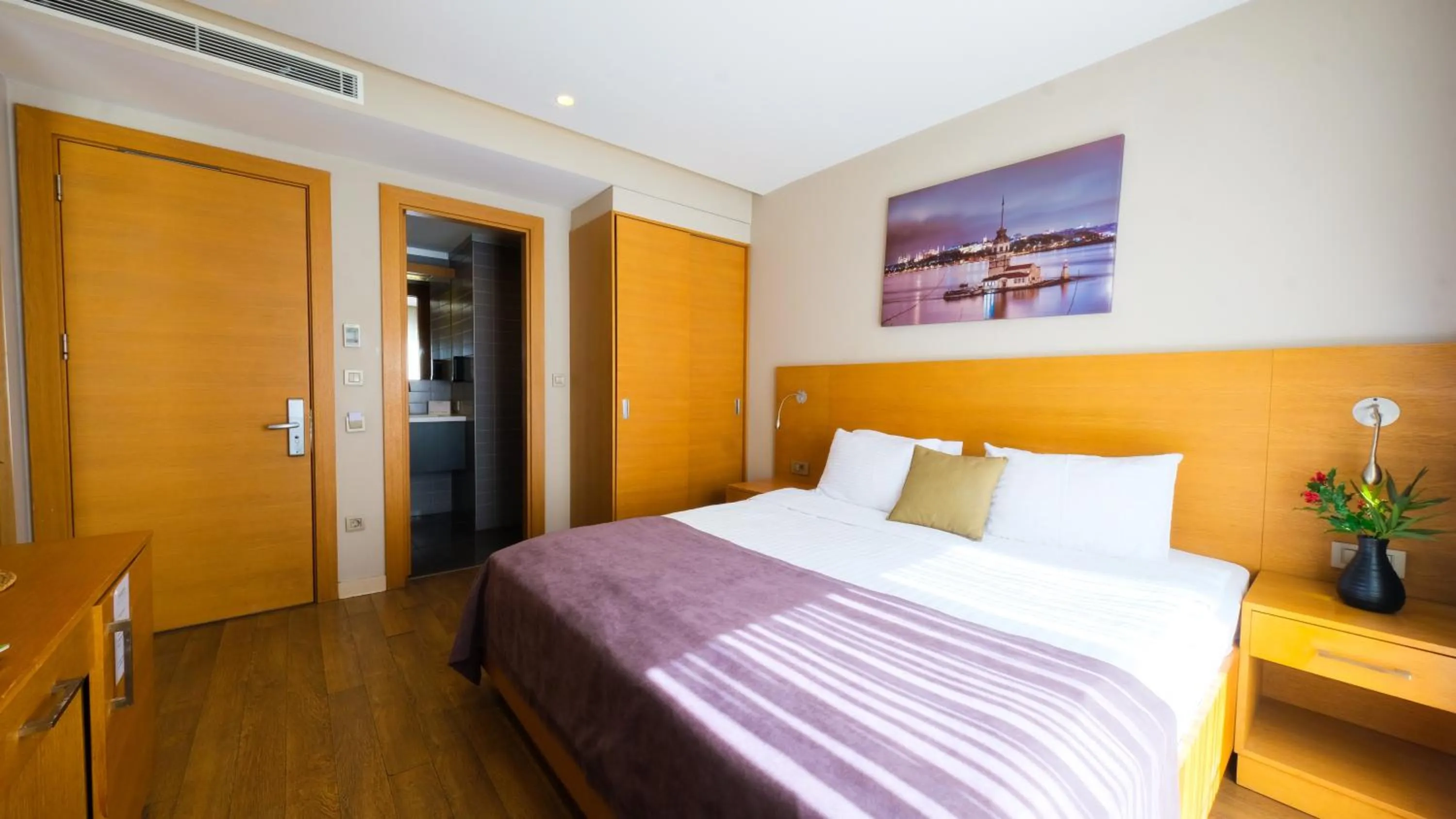 Bed in Endless Suites Taksim