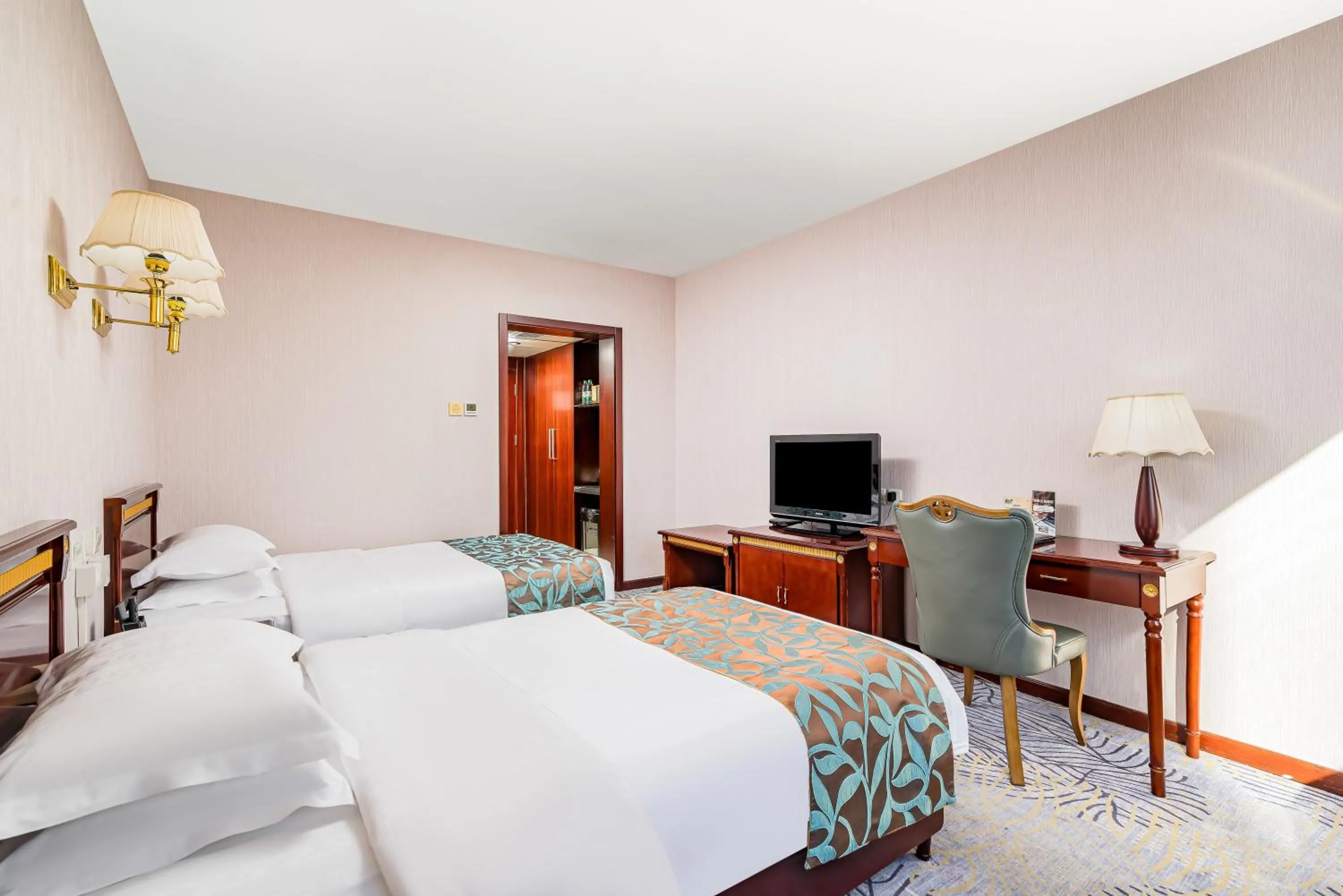 Bed in Beijing Commercial Business Hotel