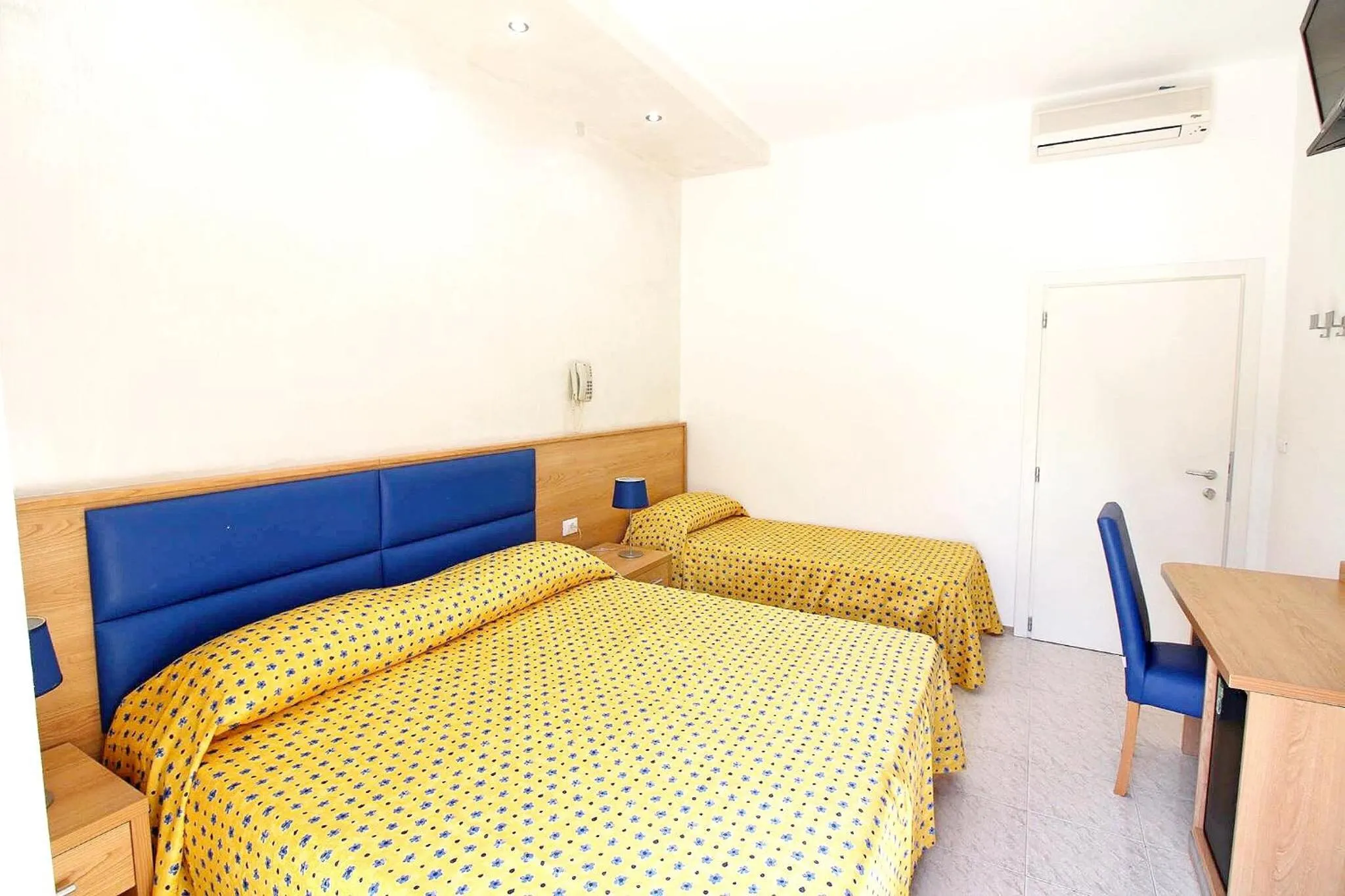 Photo of the whole room, Bed in Hotel Eraclea