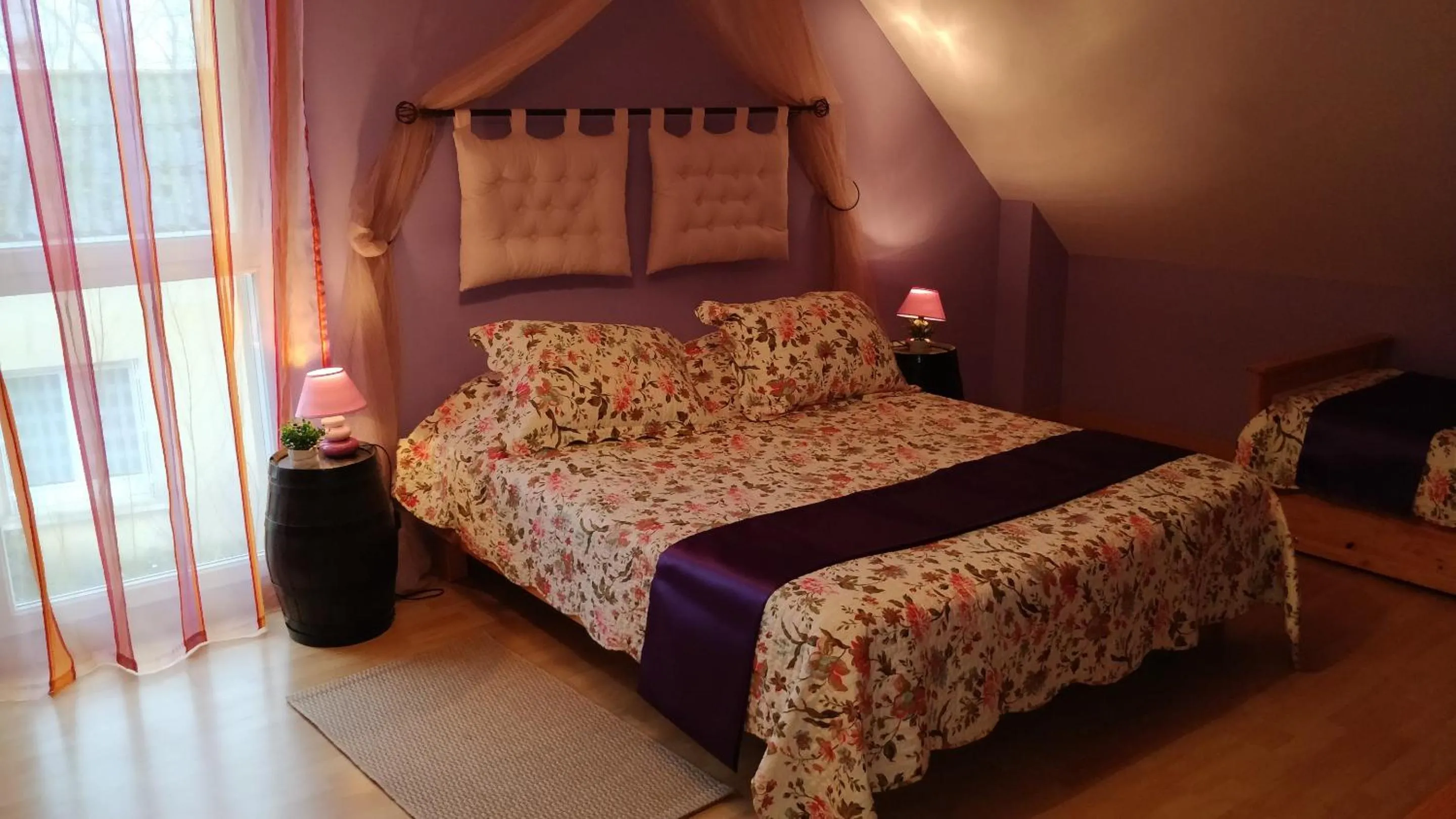 Bedroom, Bed in Les Bacchusiennes