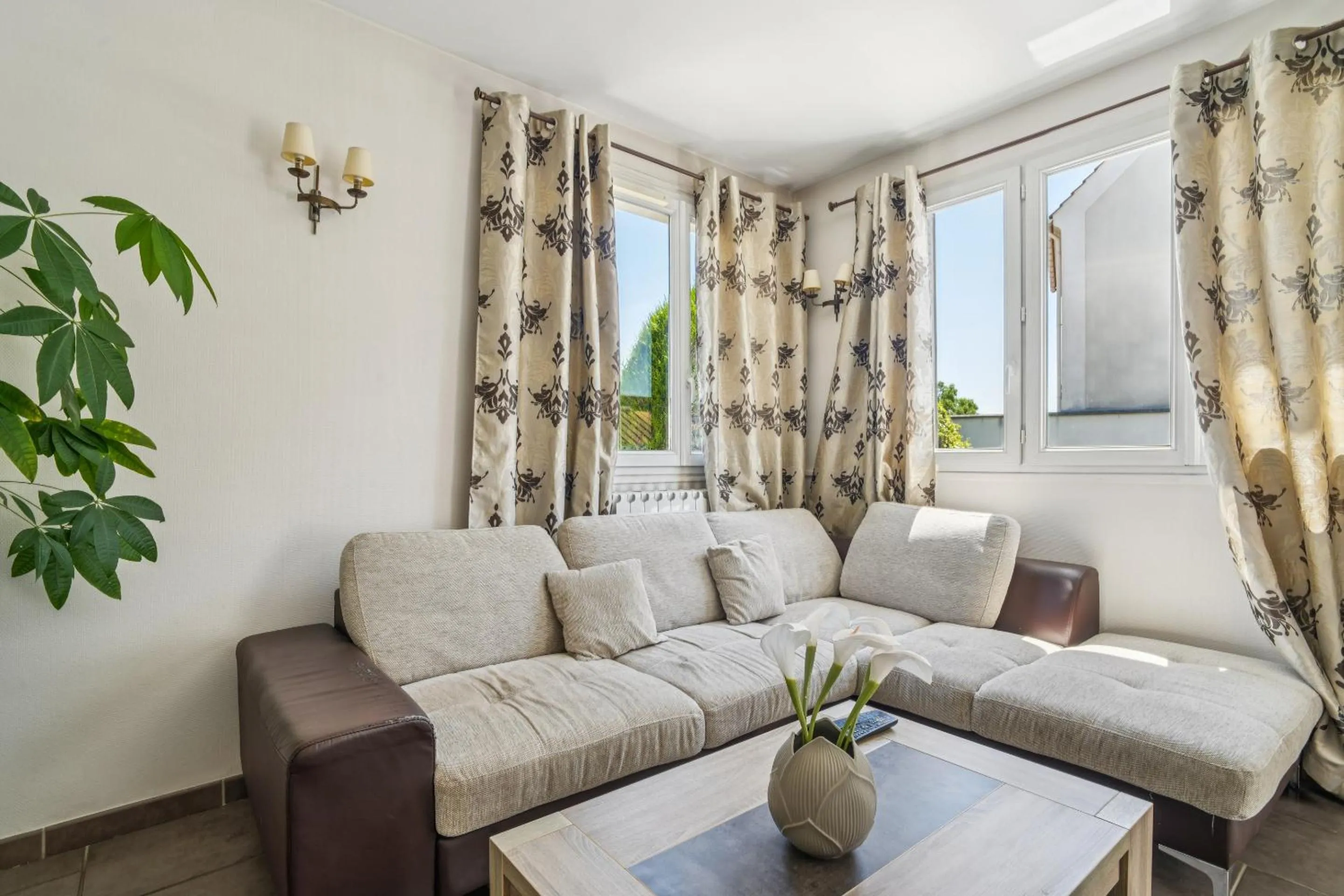 Living room in Roissy Chambres