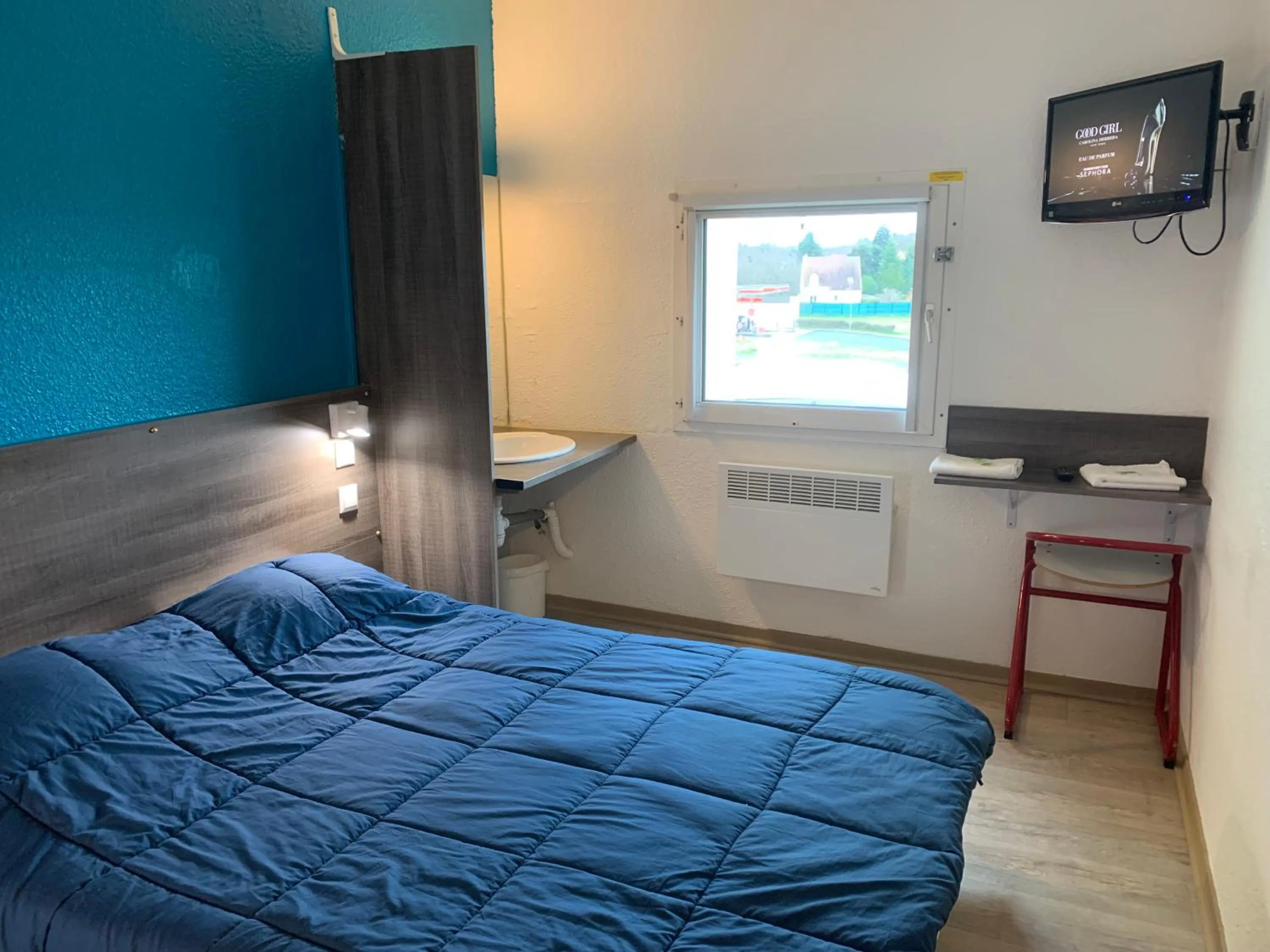 Bed in Hôtel Eco Blois -Sud- Vineuil