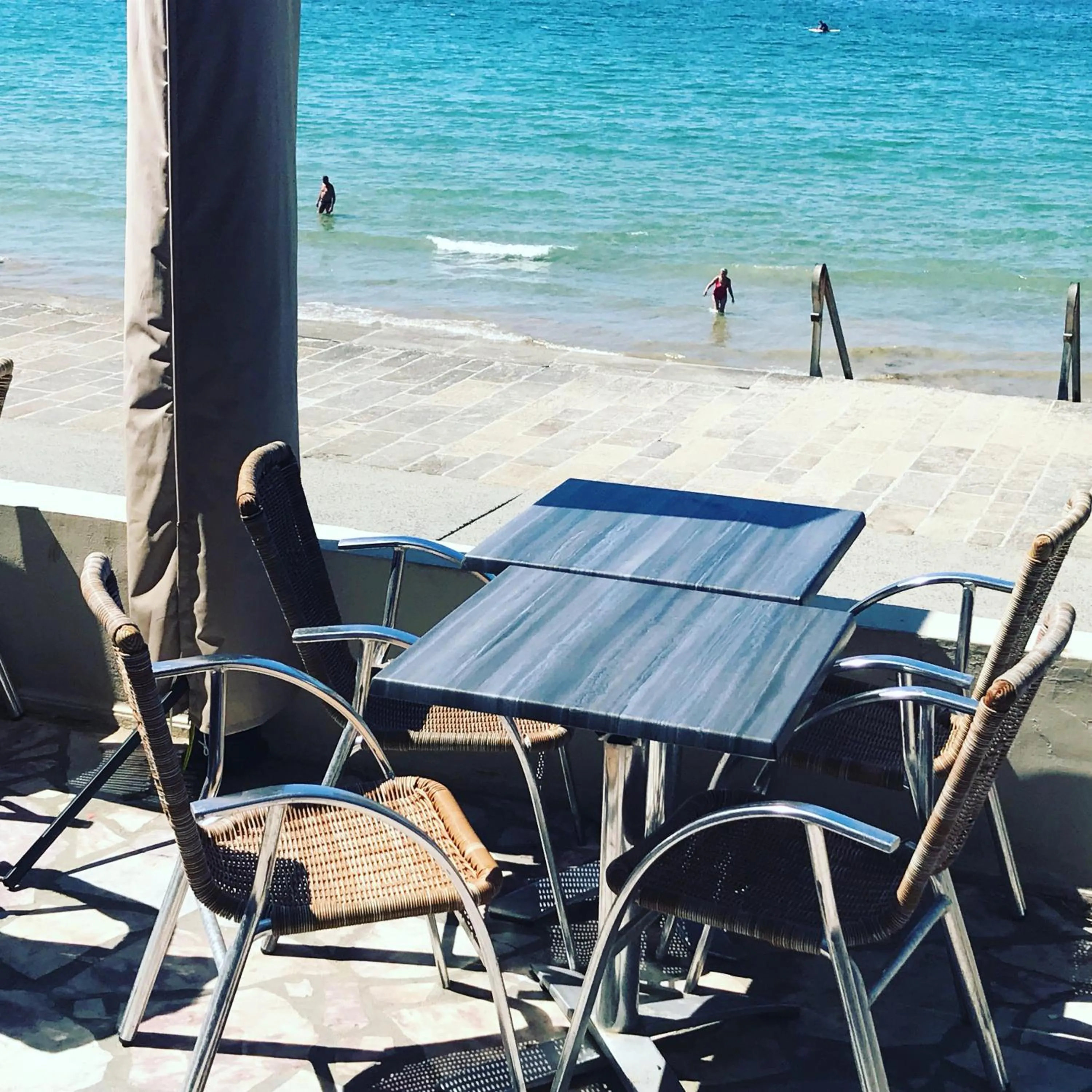 Patio in Hotel Kyriad Saint Malo Centre Plage