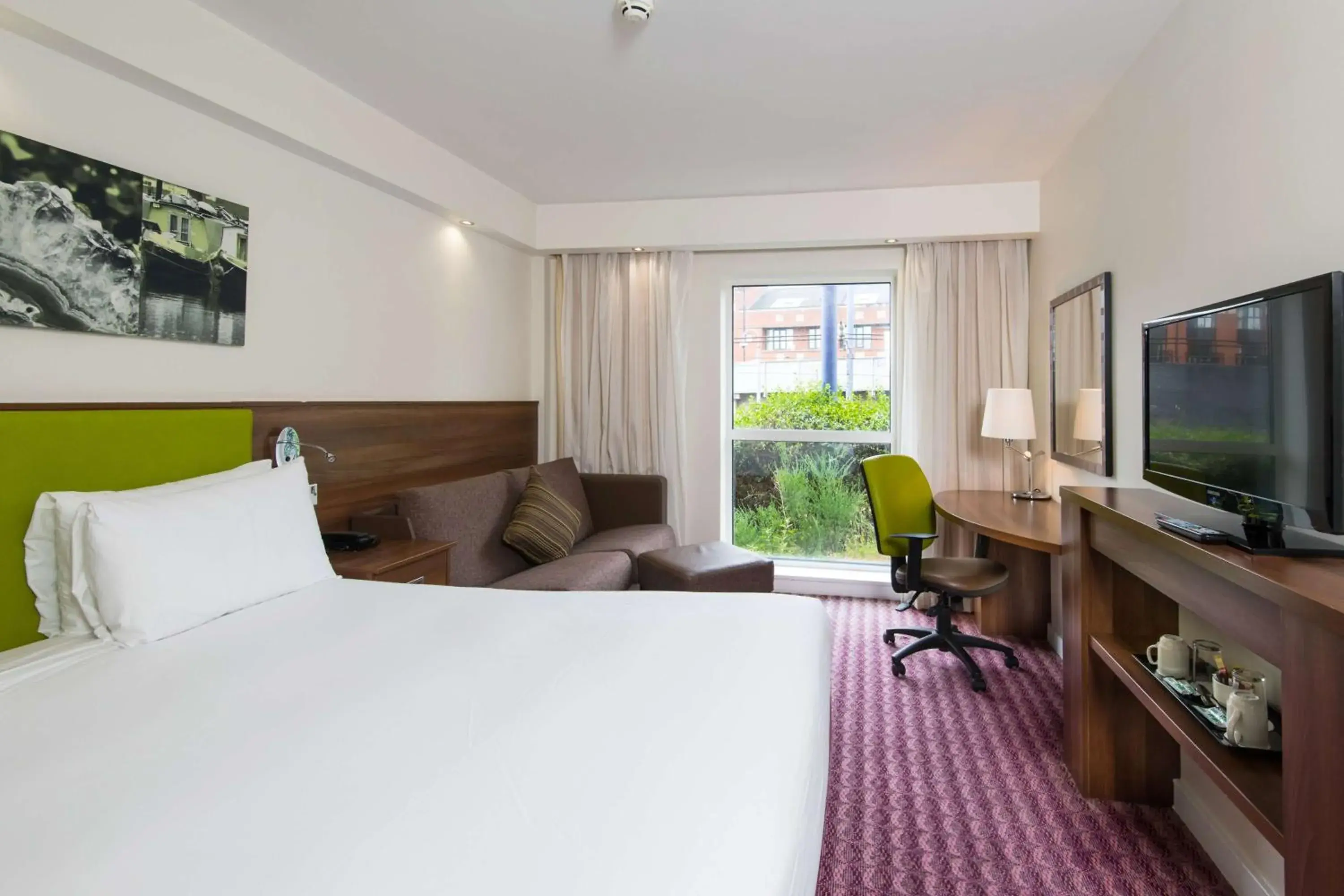 Bedroom, Bed in Hampton by Hilton Birmingham Jewellery Quarter Bedroom, Bed in Hampton by Hilton Birmingham Jewellery Quarter