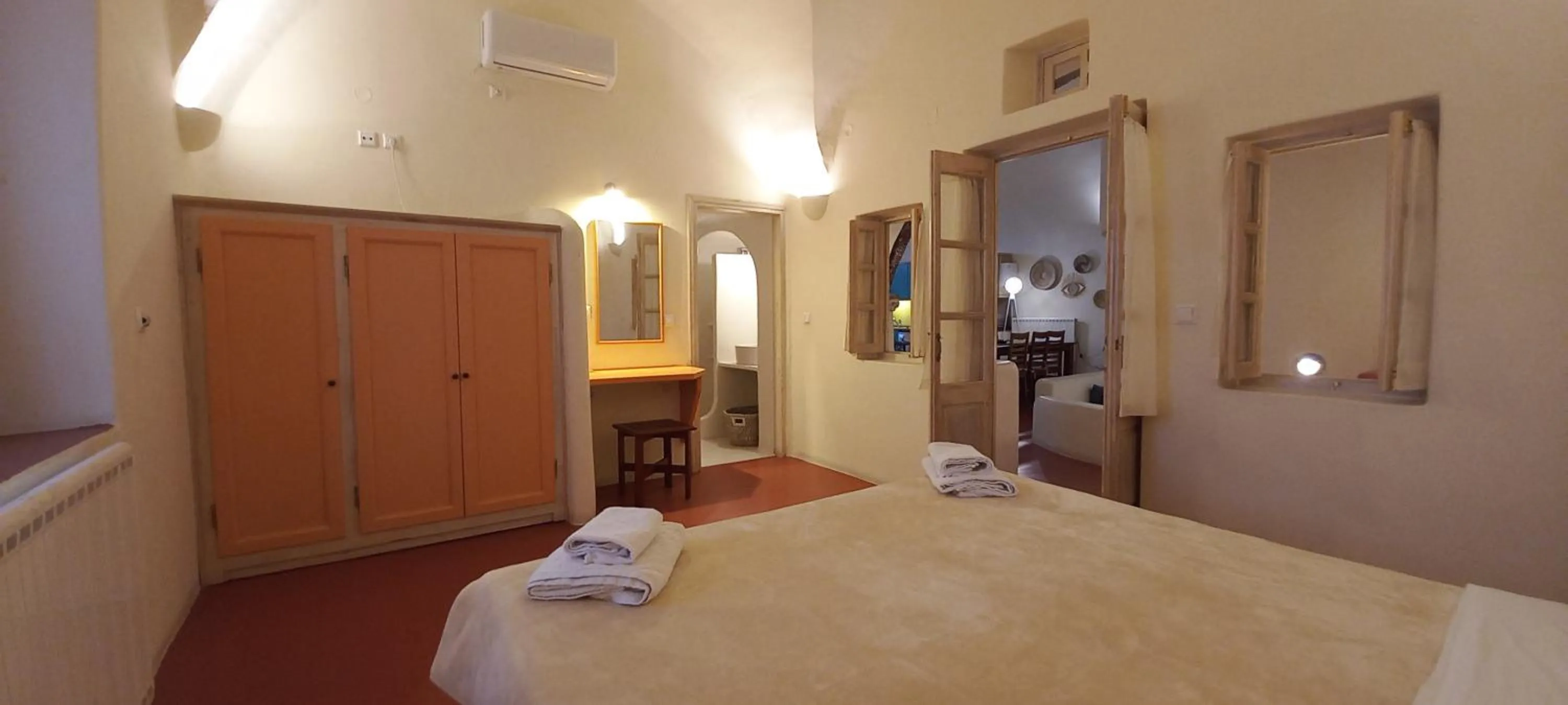 Bedroom, Bed in Villa Kisiris