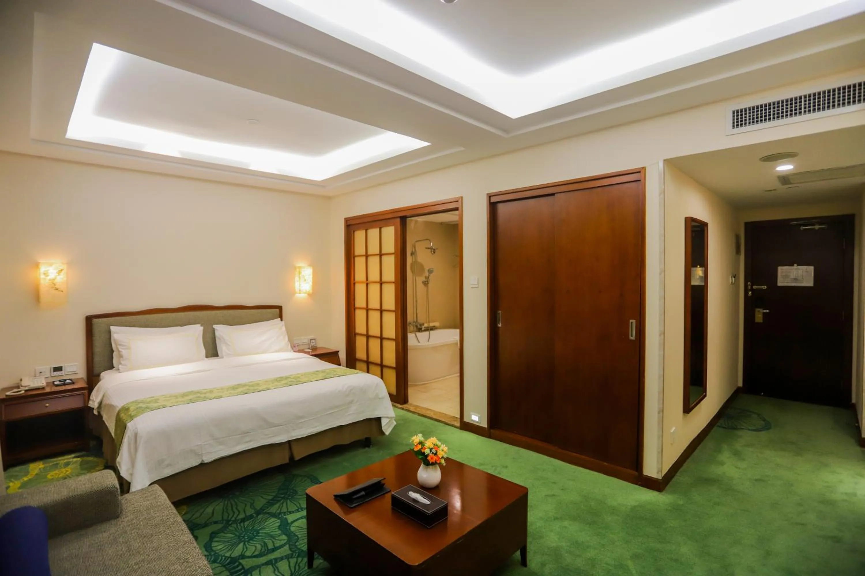 Photo of the whole room, Bed in Jade Garden Hotel