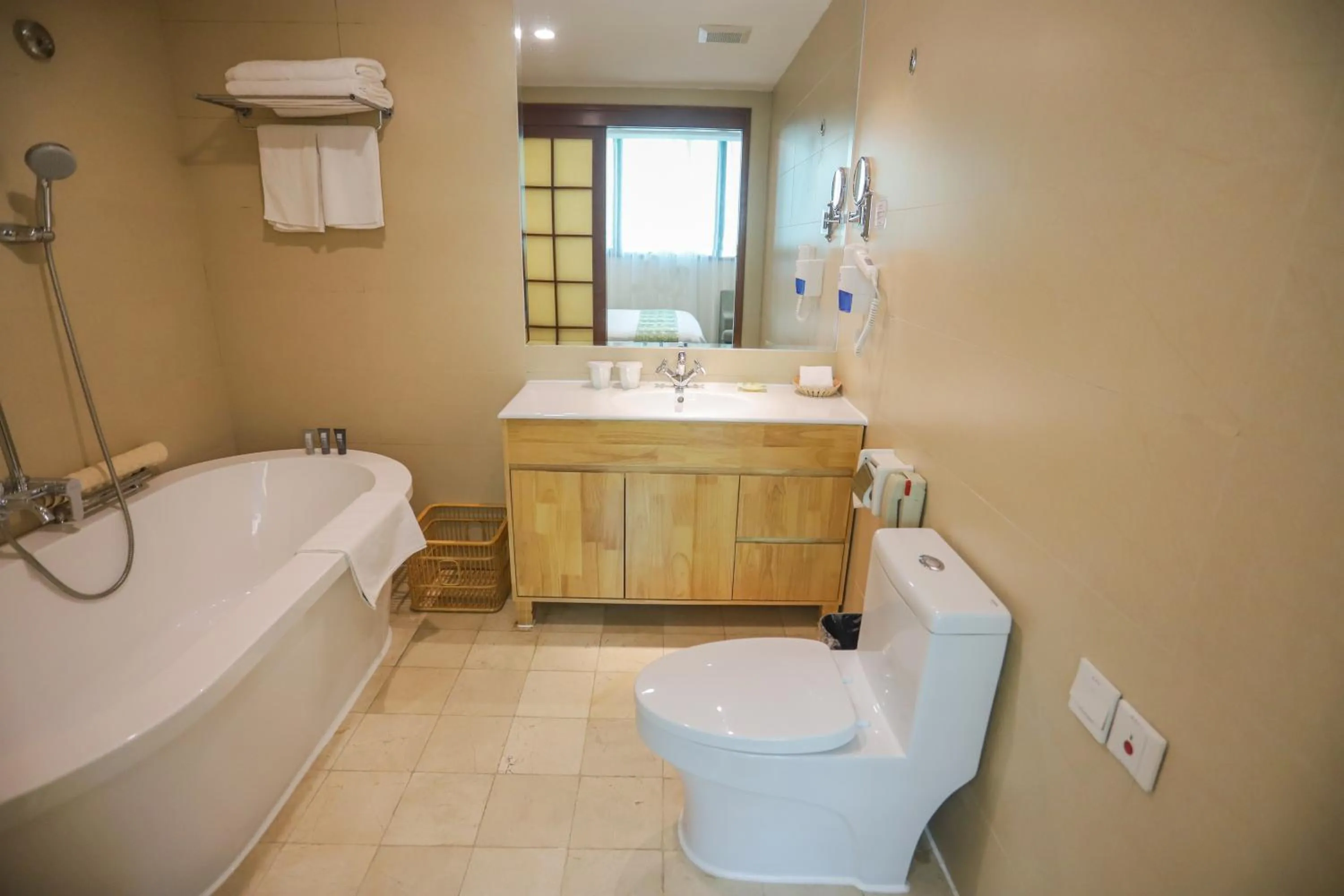 Toilet in Jade Garden Hotel