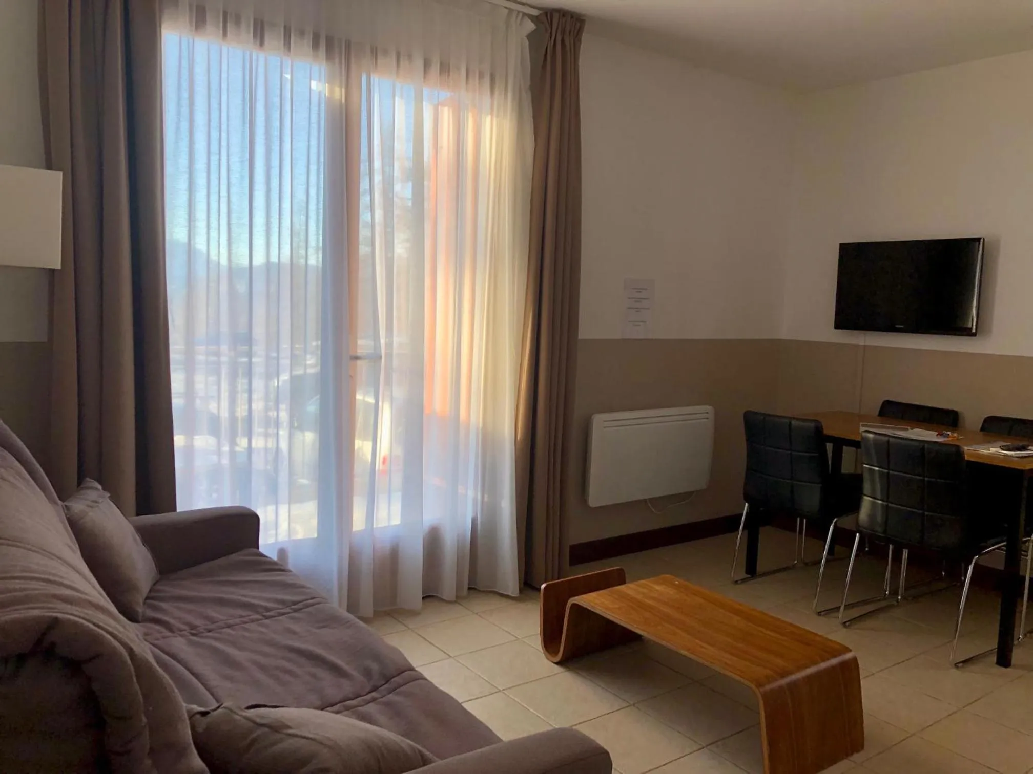 Seating area in Adonis Valberg