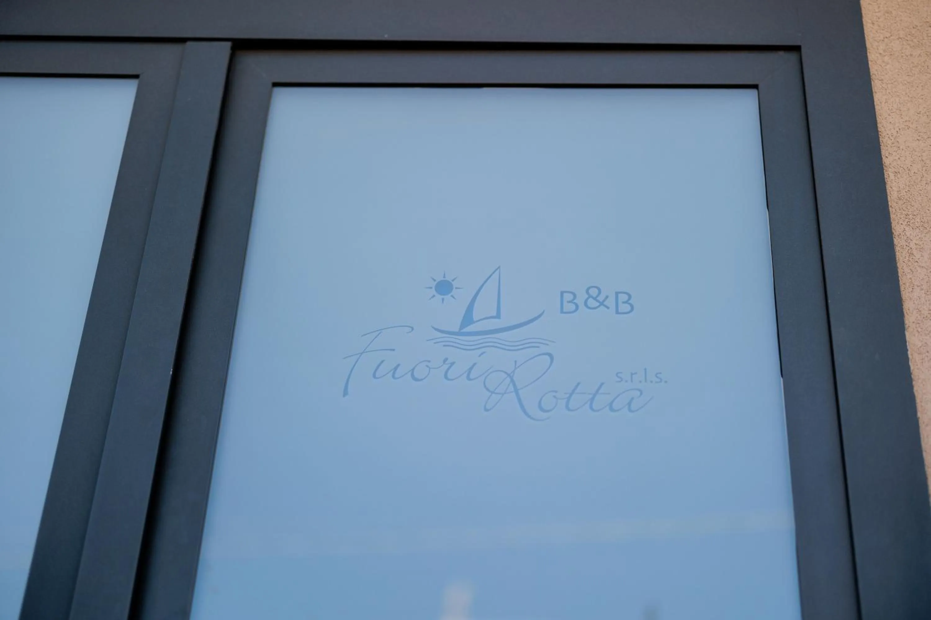 Property logo or sign in Fuori Rotta