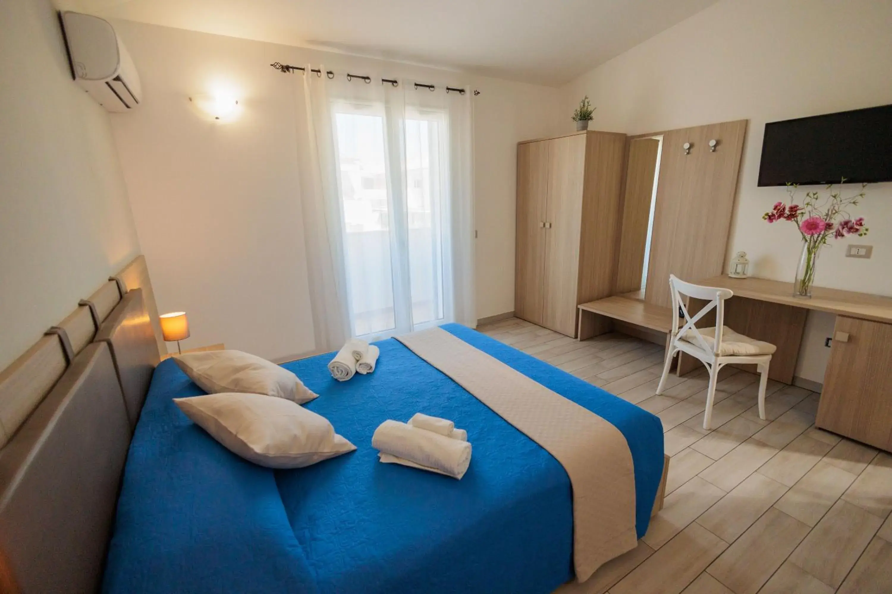 Triple Room with Private Bathroom - single occupancy in Fuori Rotta Triple Room with Private Bathroom - single occupancy in Fuori Rotta