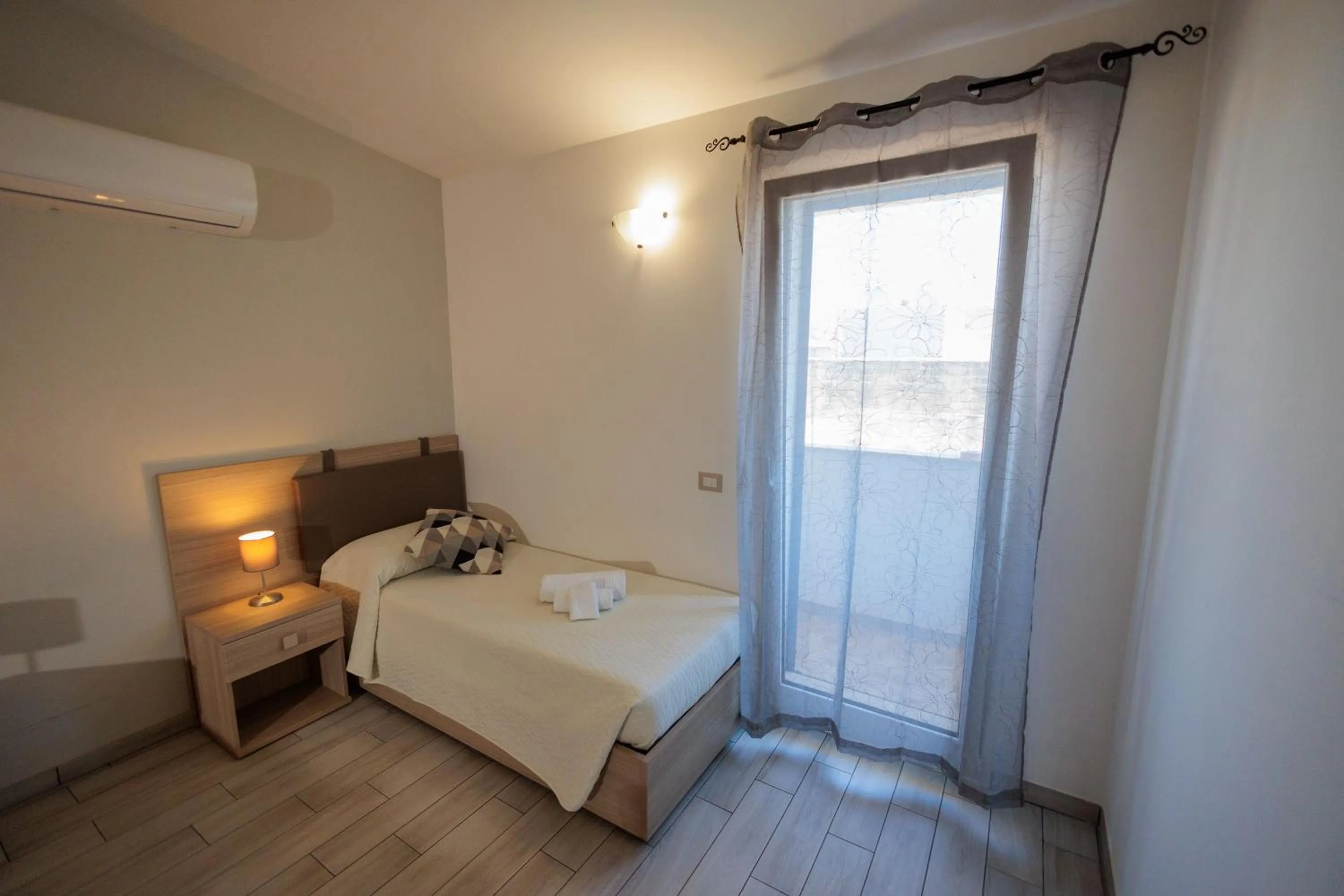 Photo of the whole room, Bed in Fuori Rotta