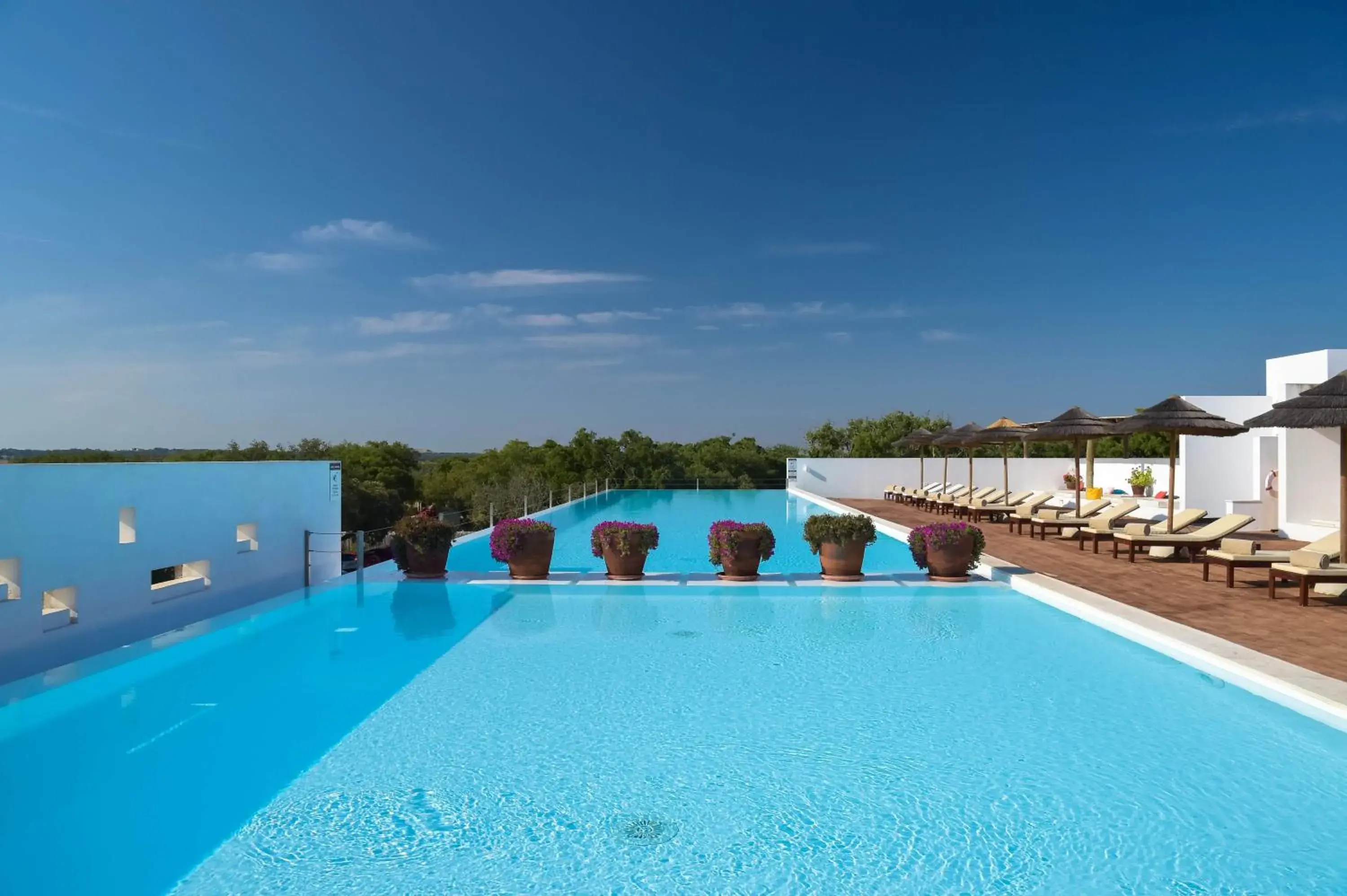 Swimming pool in The Lince Ecorkhotel Évora Swimming pool in The Lince Ecorkhotel Évora