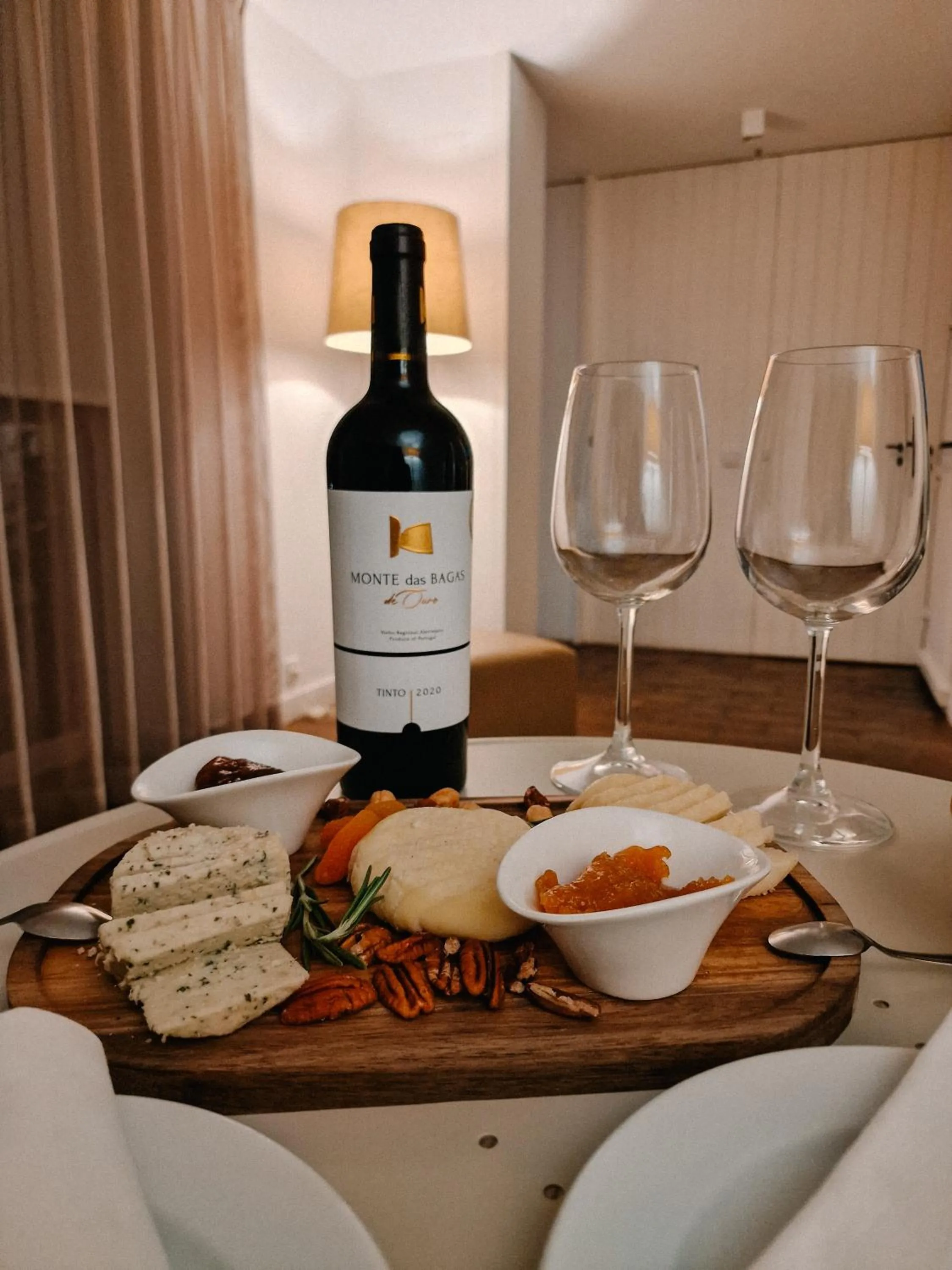 room service in The Lince Ecorkhotel Évora