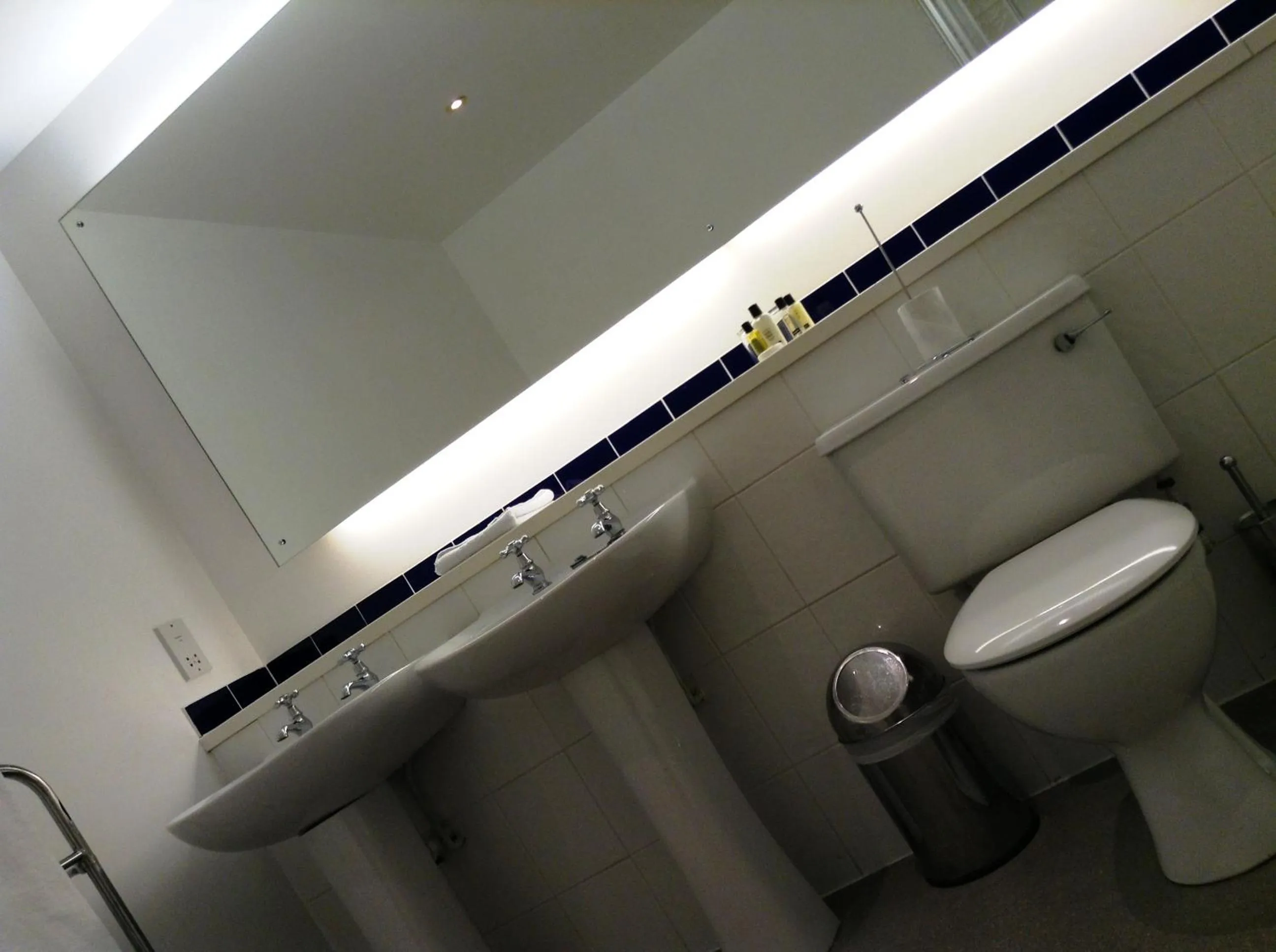 Bathroom in Drumoig Golf Hotel