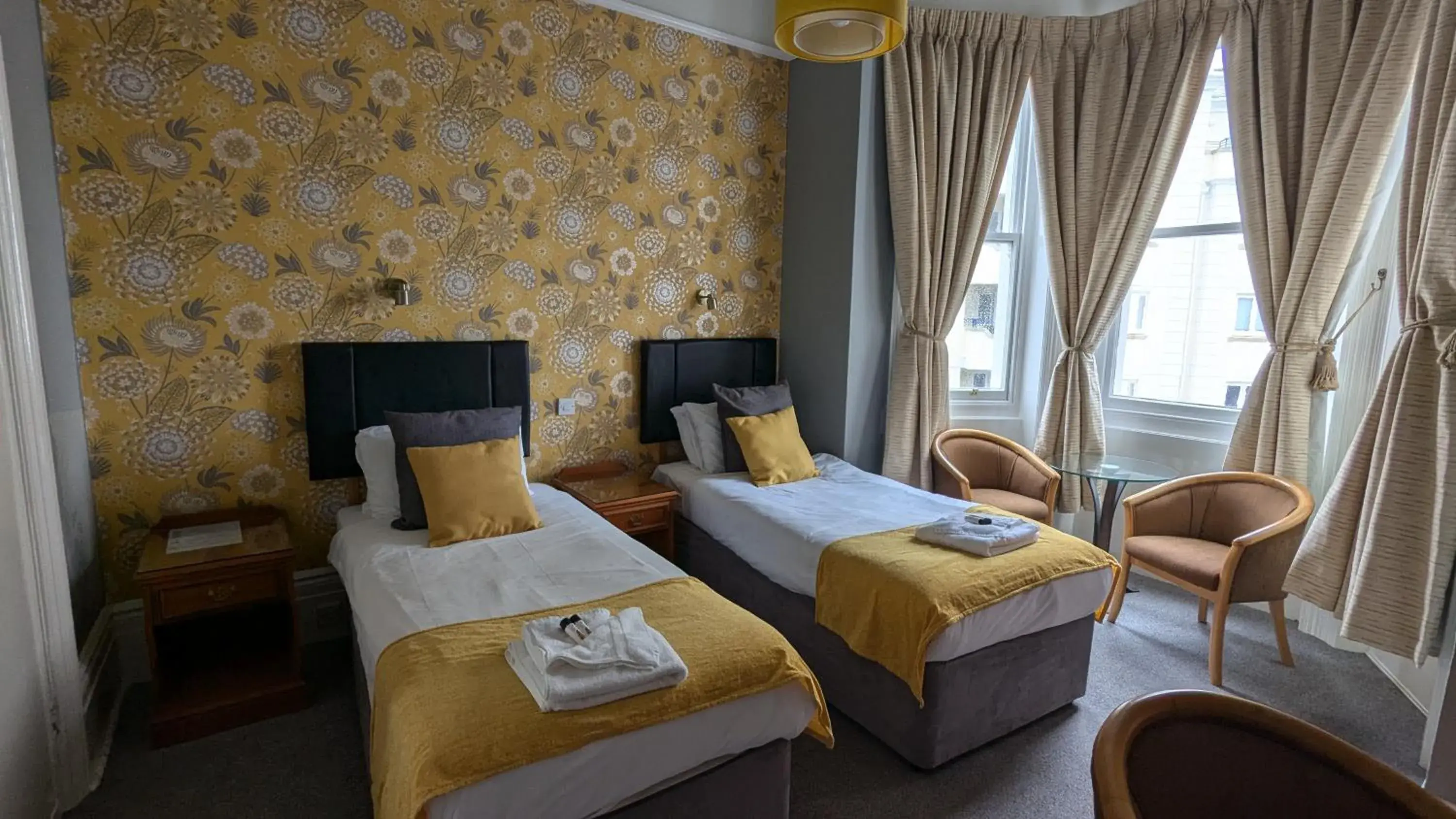 Twin Room with Partial Sea View in Alexandra Hotel Twin Room with Partial Sea View in Alexandra Hotel