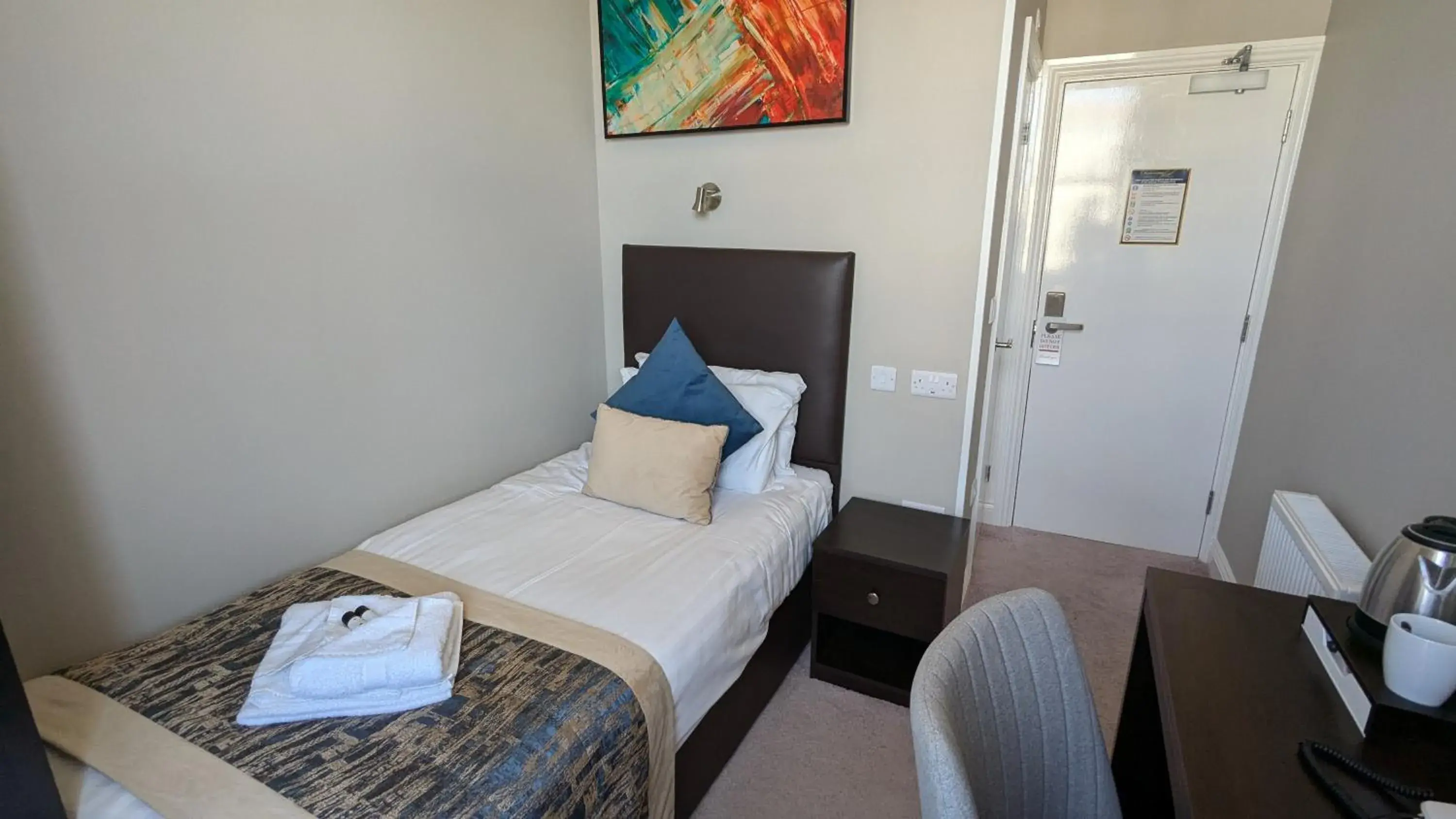 Single Room in Alexandra Hotel Single Room in Alexandra Hotel