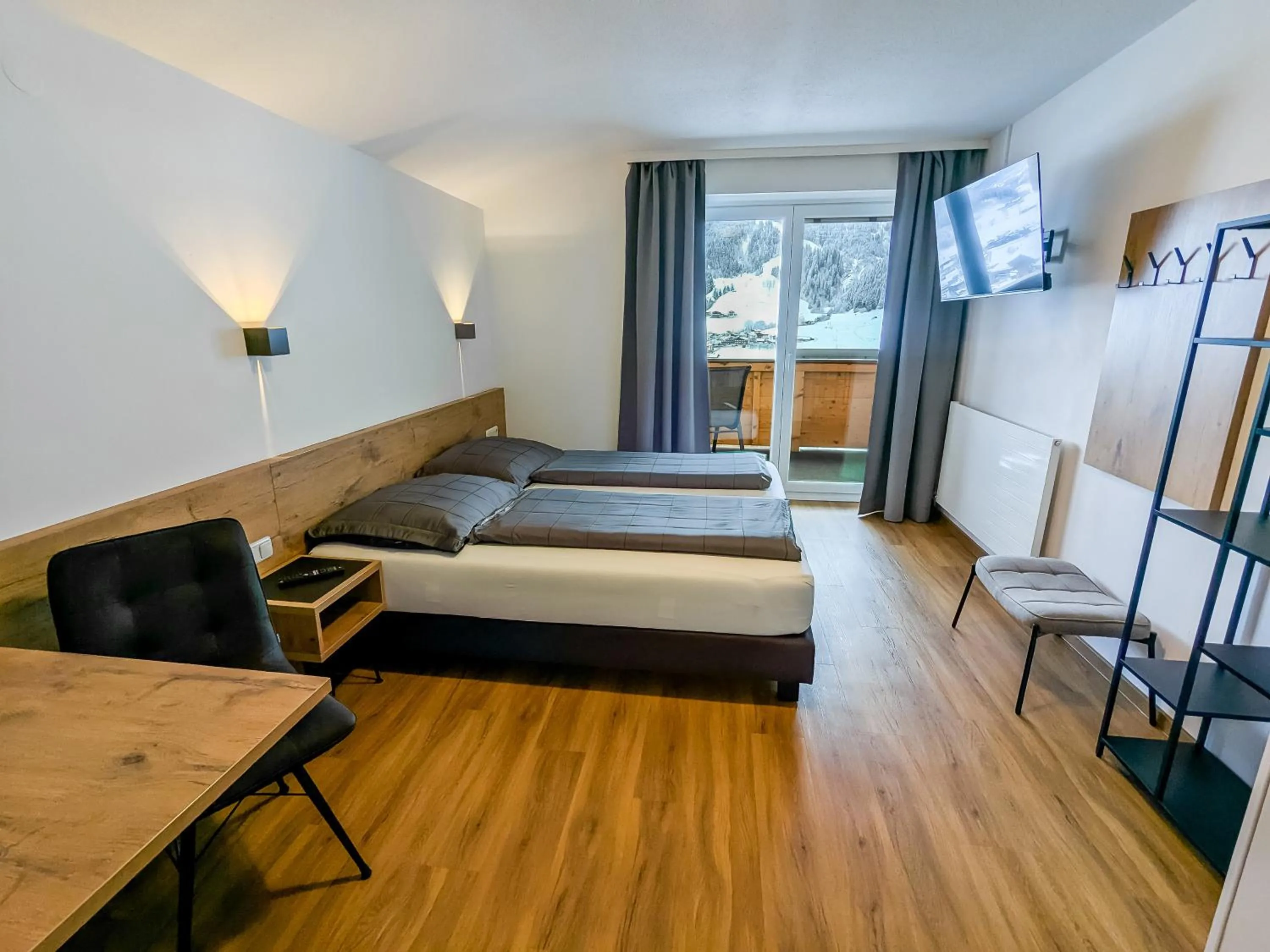 Photo of the whole room, Bed in Appartement Haus Talblick