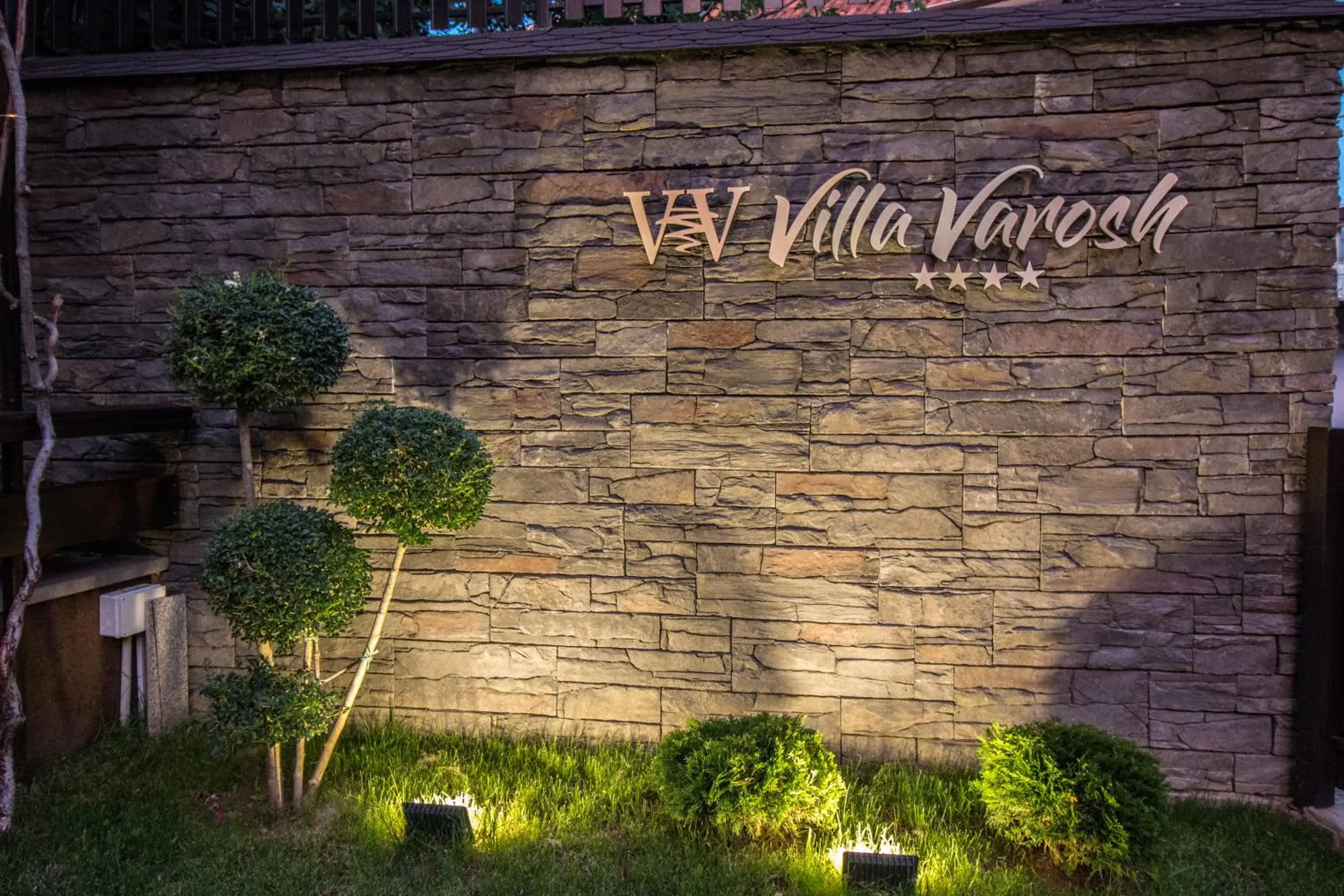 Property building in Villa Varosh Property building in Villa Varosh