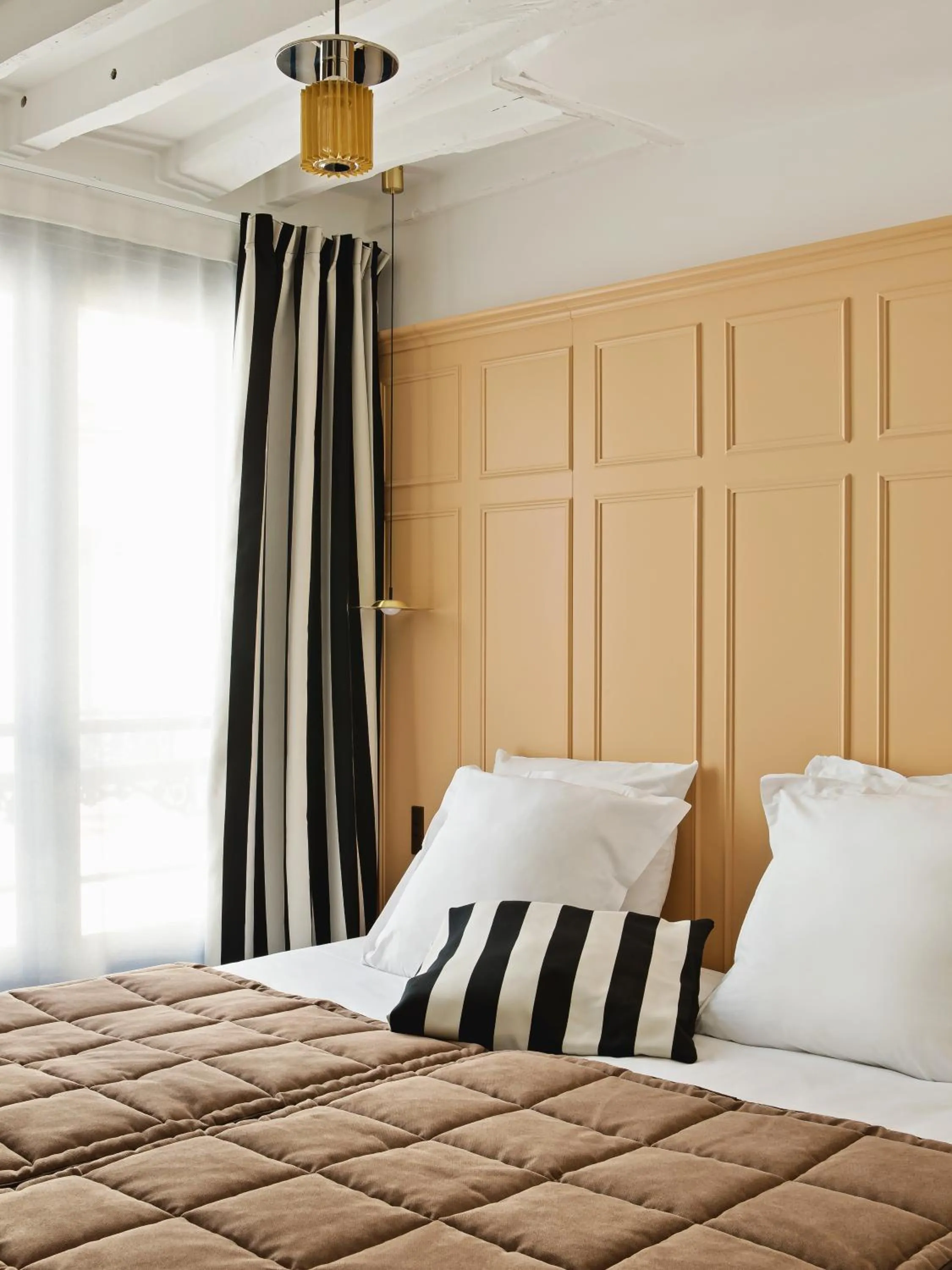 Bed in New Hotel Lafayette