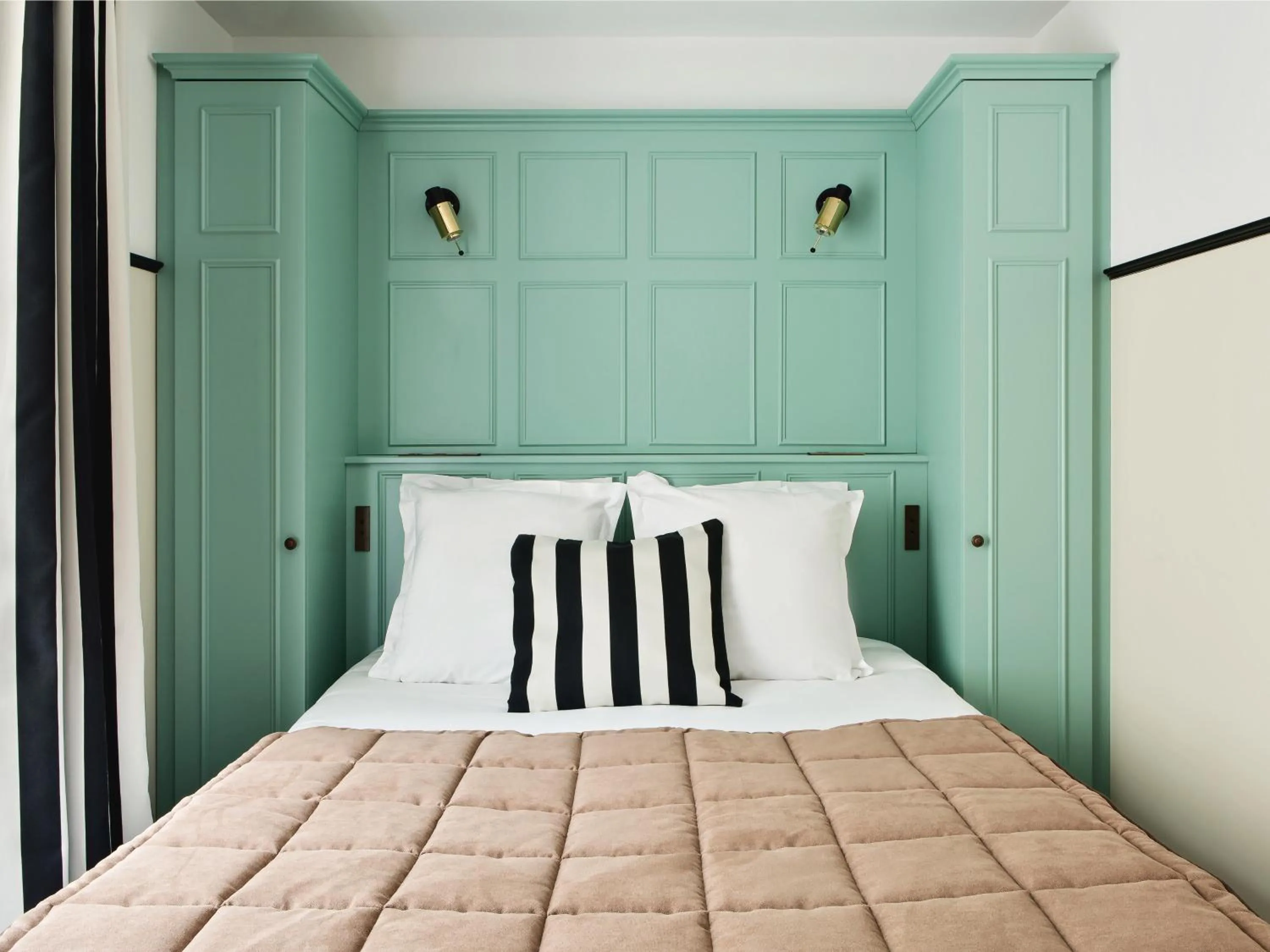 Bedroom, Bed in New Hotel Lafayette